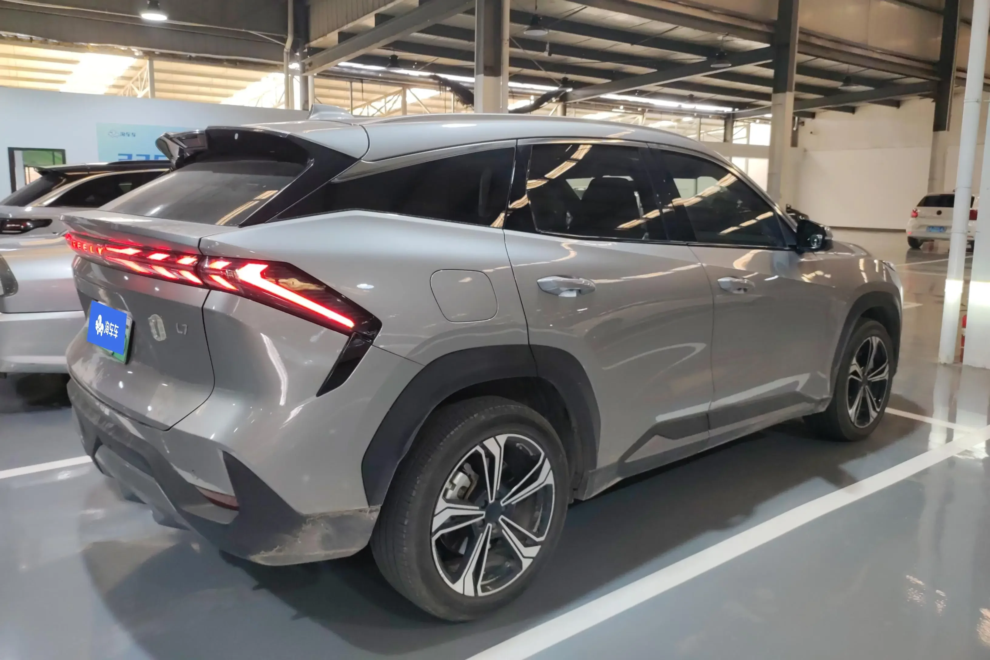 Geely Galaxy L7