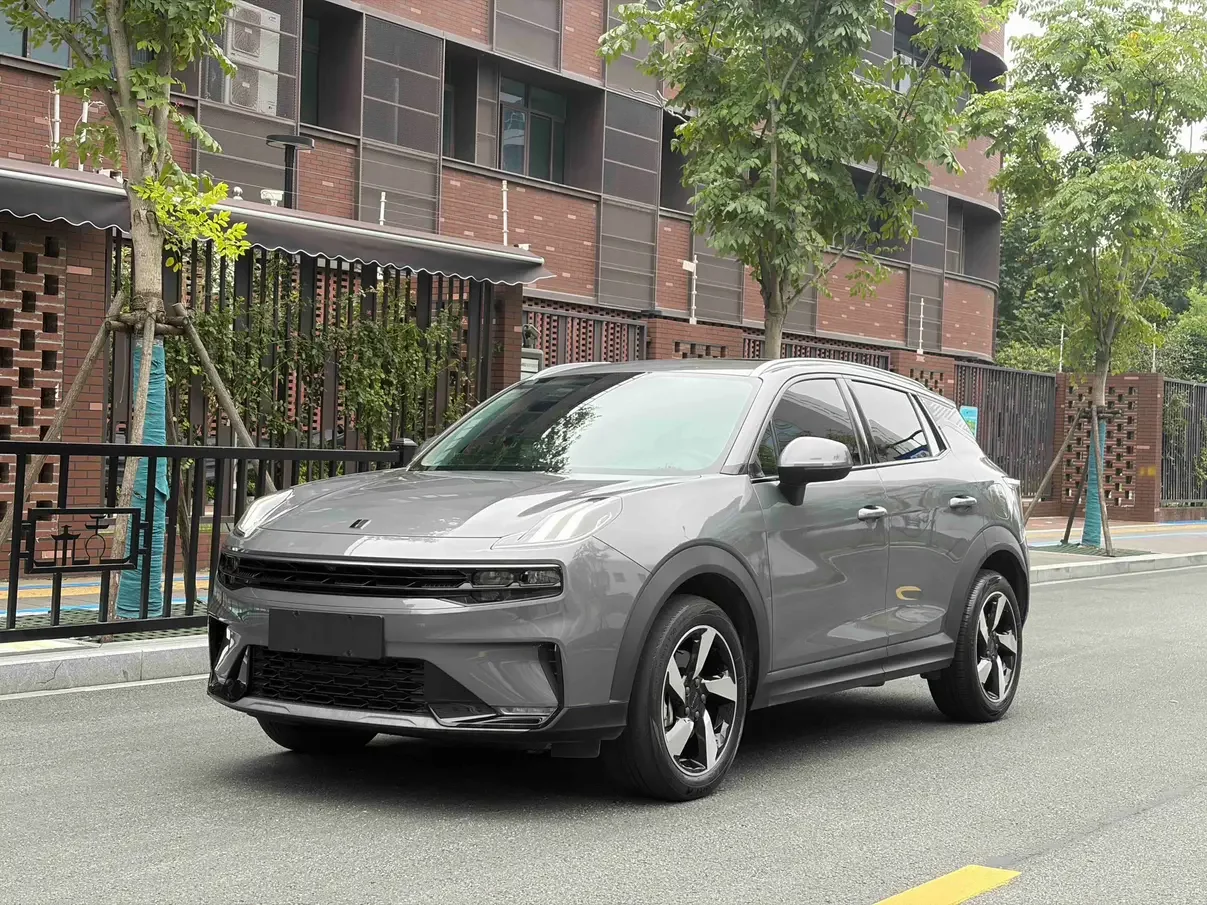 Lynk & Co 06 EM-P