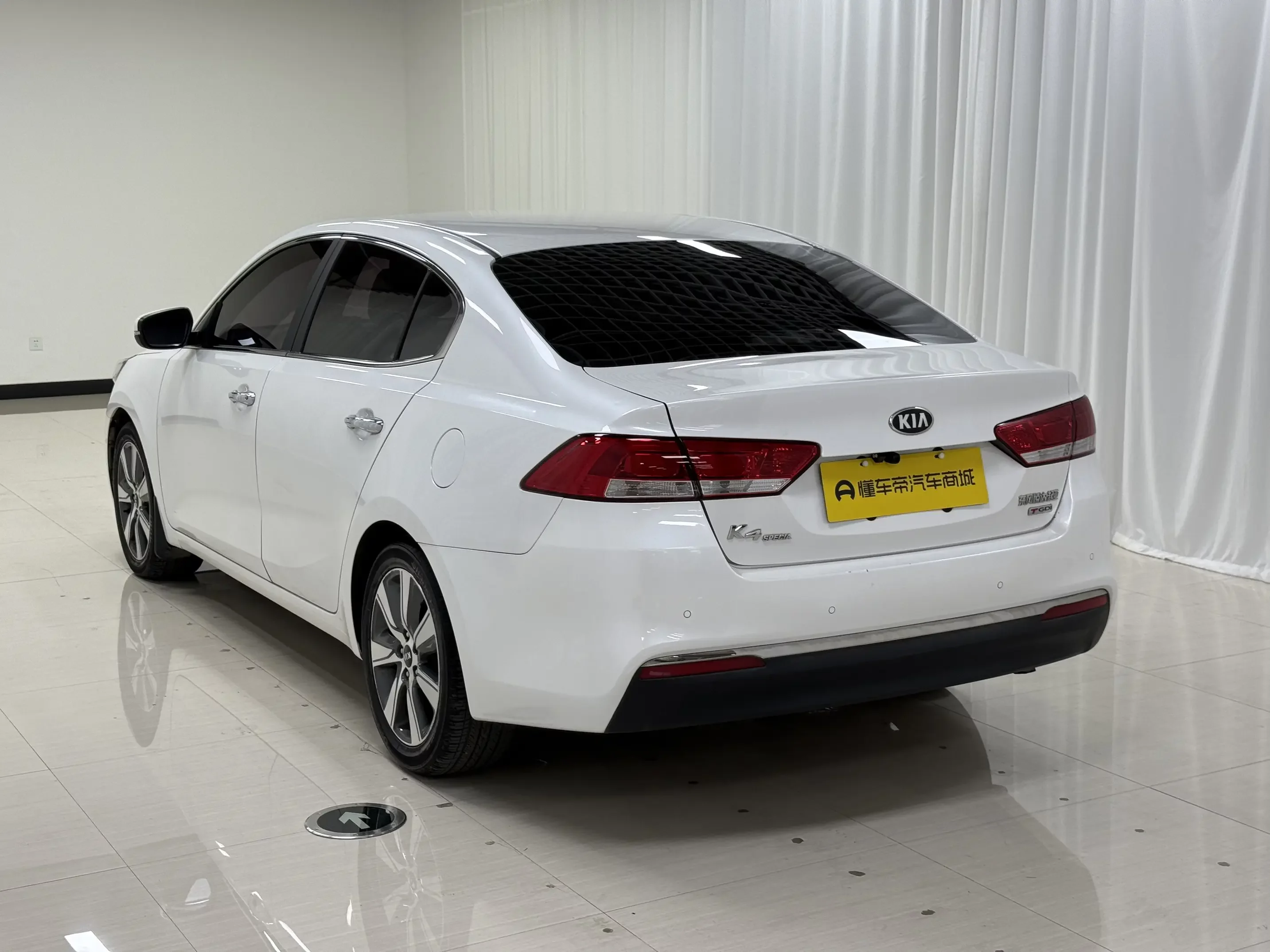 Kia K4