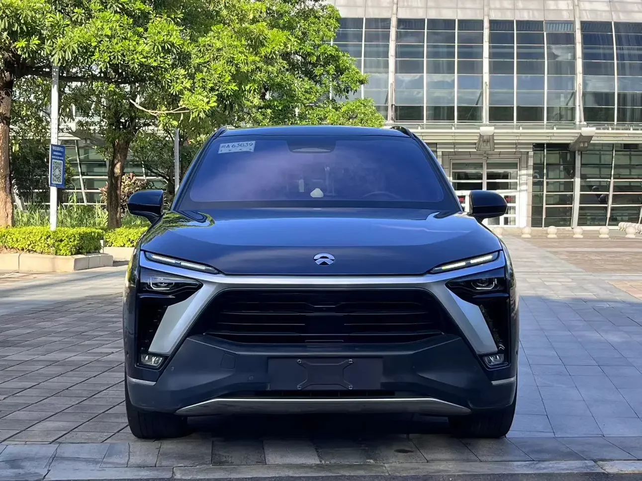 NIO ES8