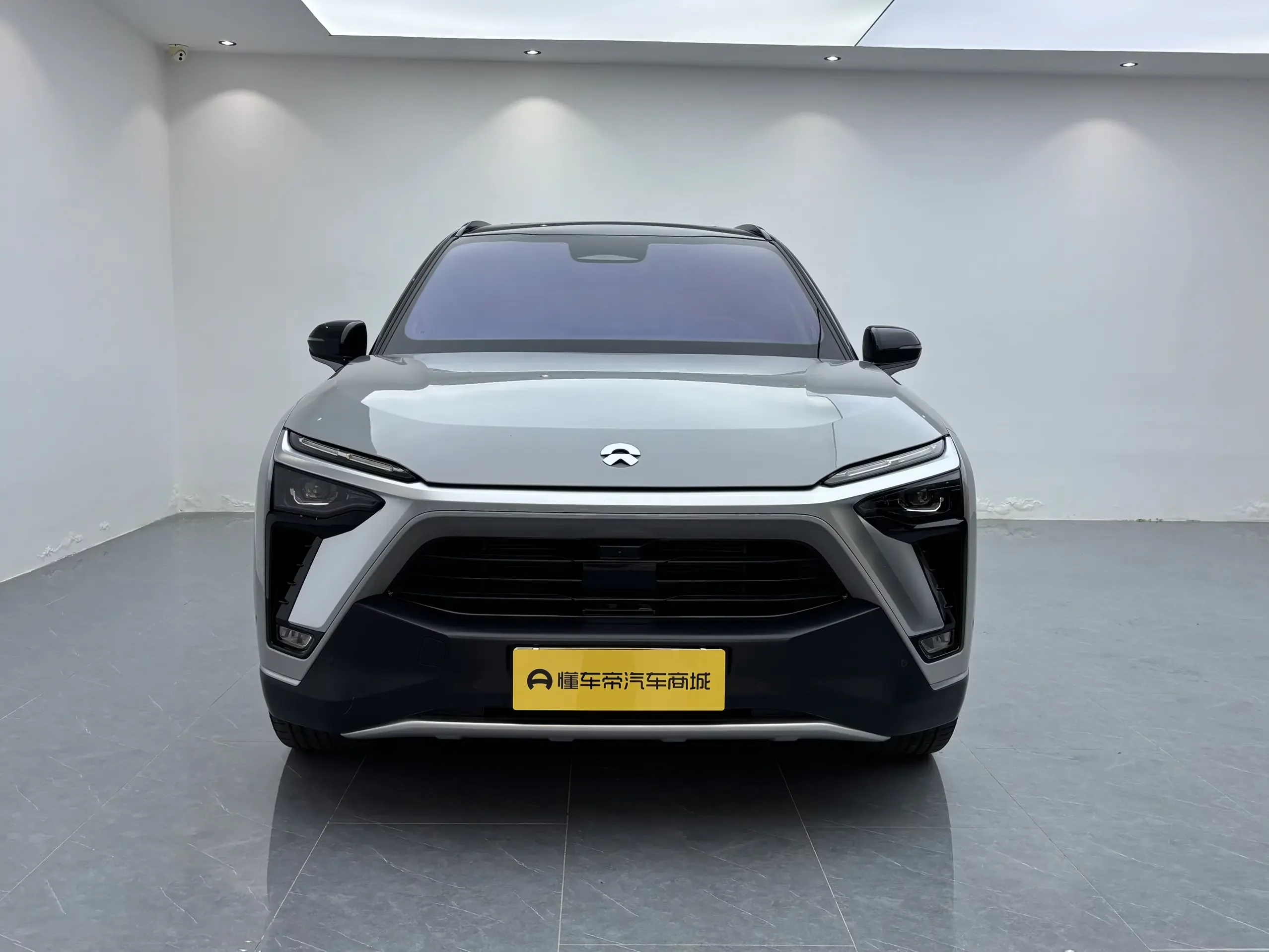 NIO ES8