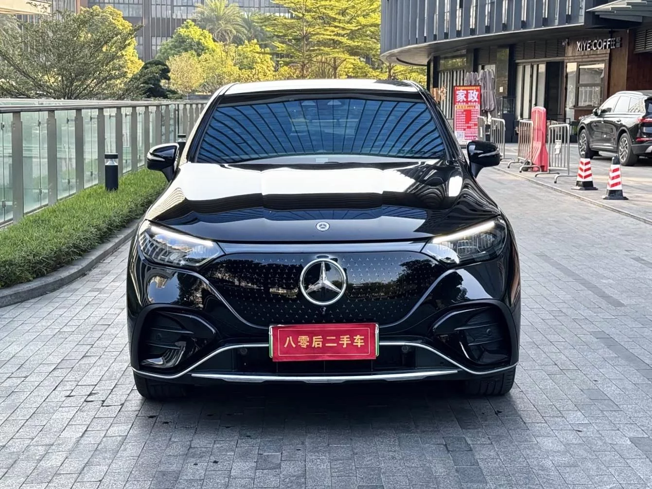 Mercedes-Benz EQE SUV