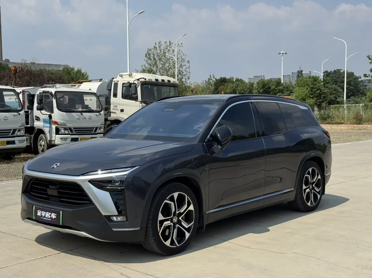 NIO ES8