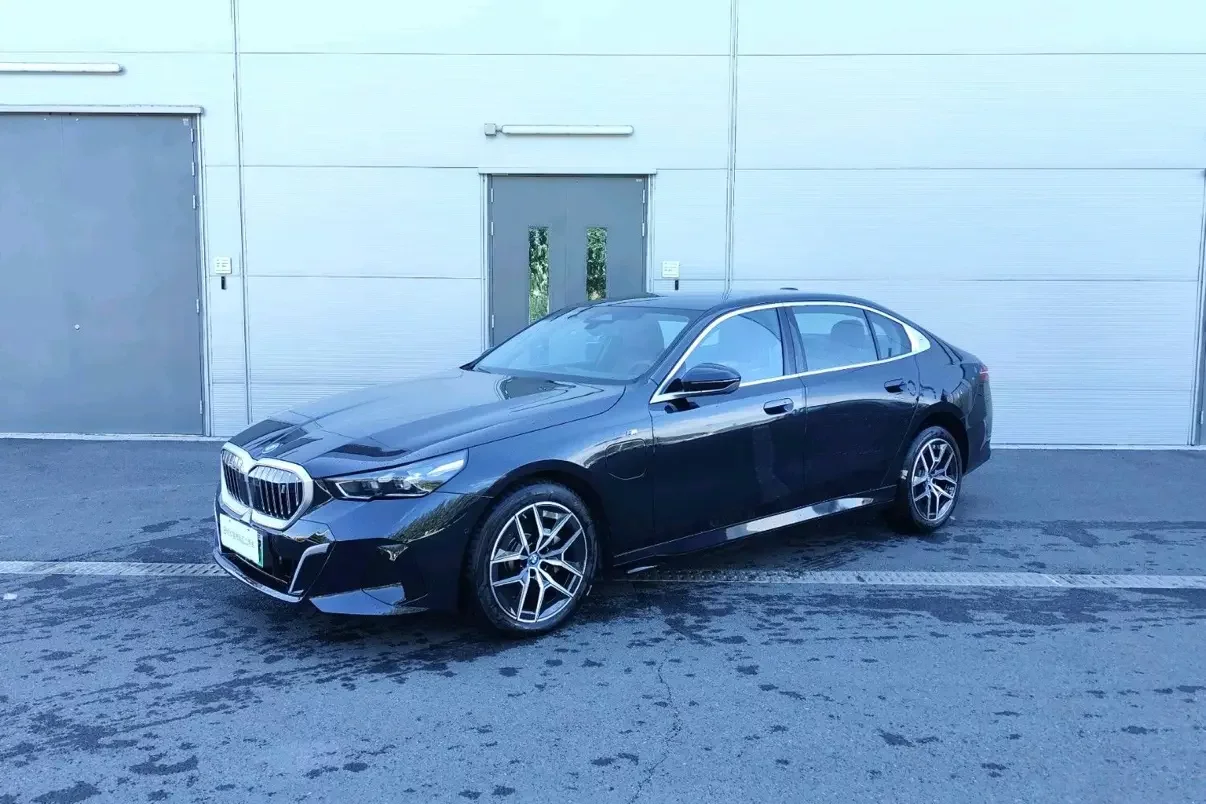 BMW i5