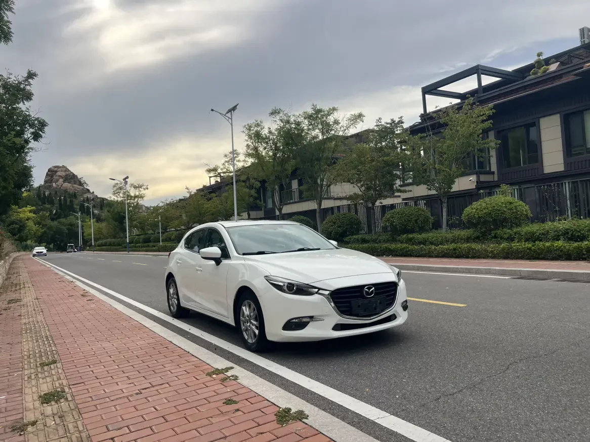 Mazda Axela