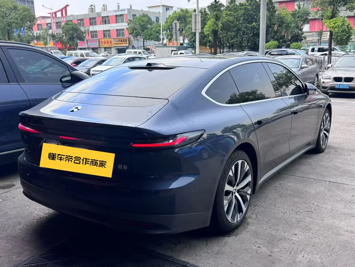NIO ET7