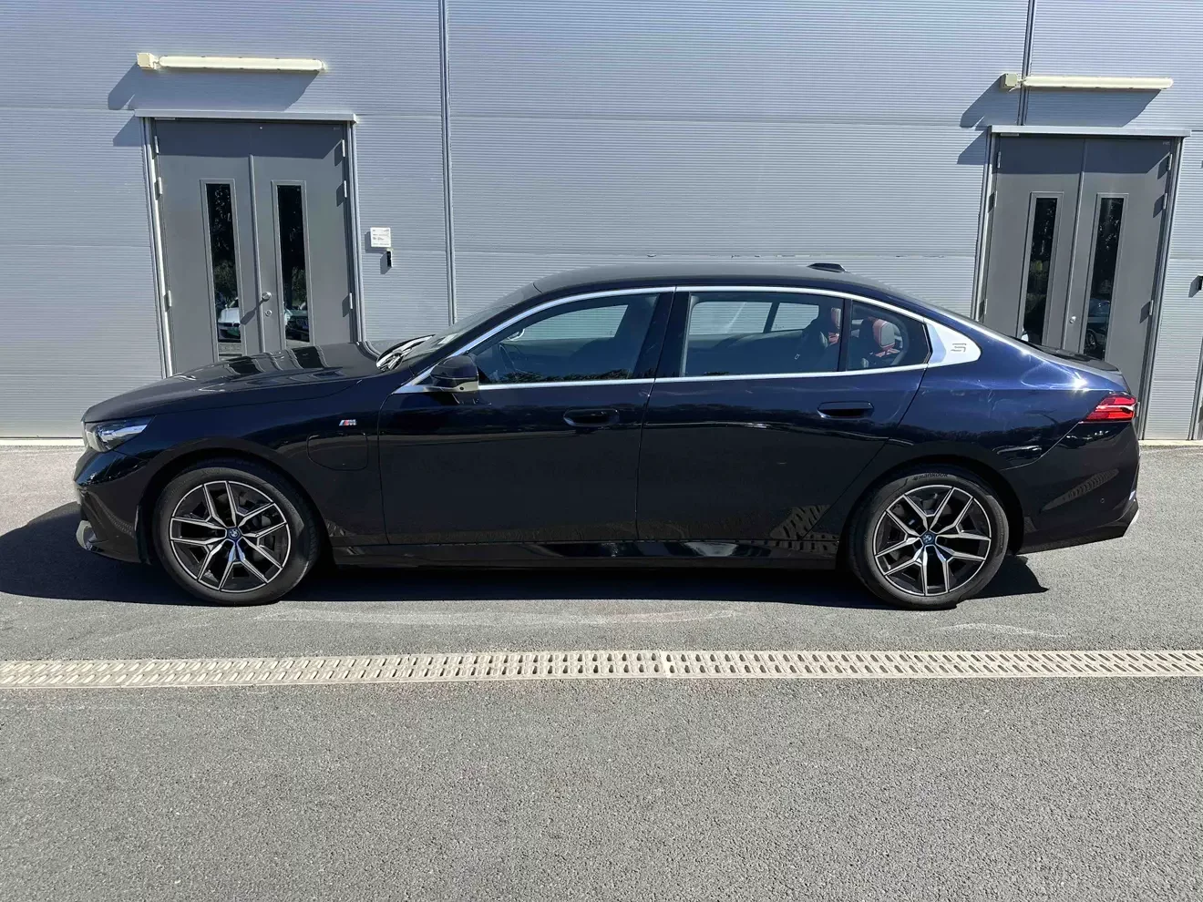 BMW i5