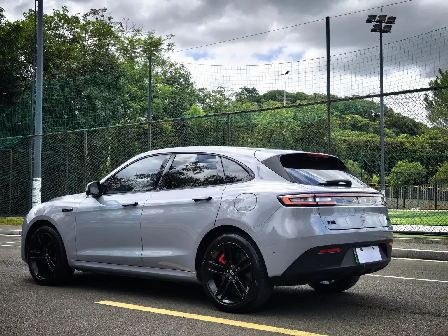 AITO M5
