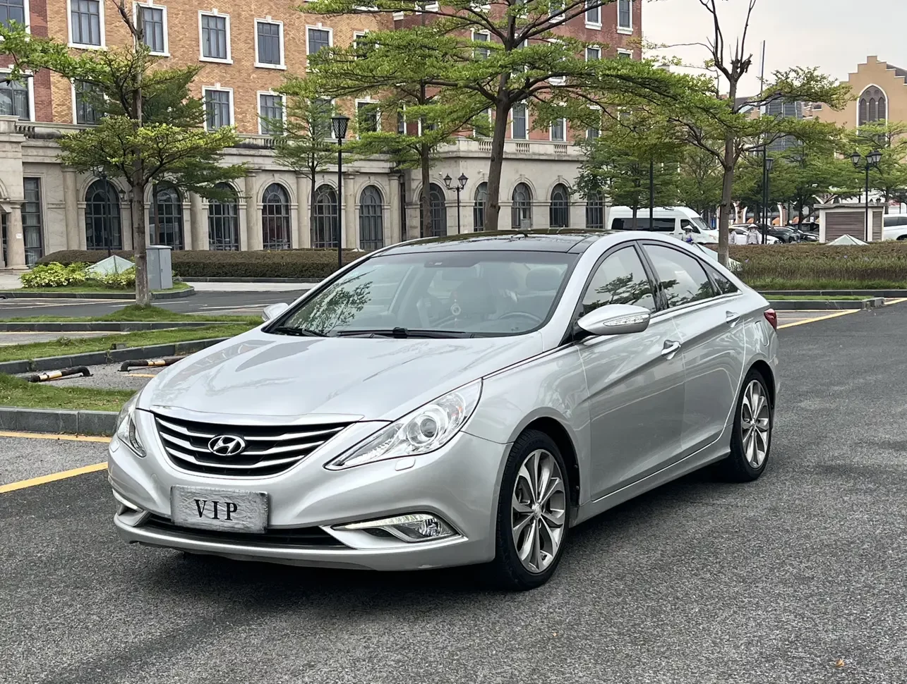 Hyundai sonata eight