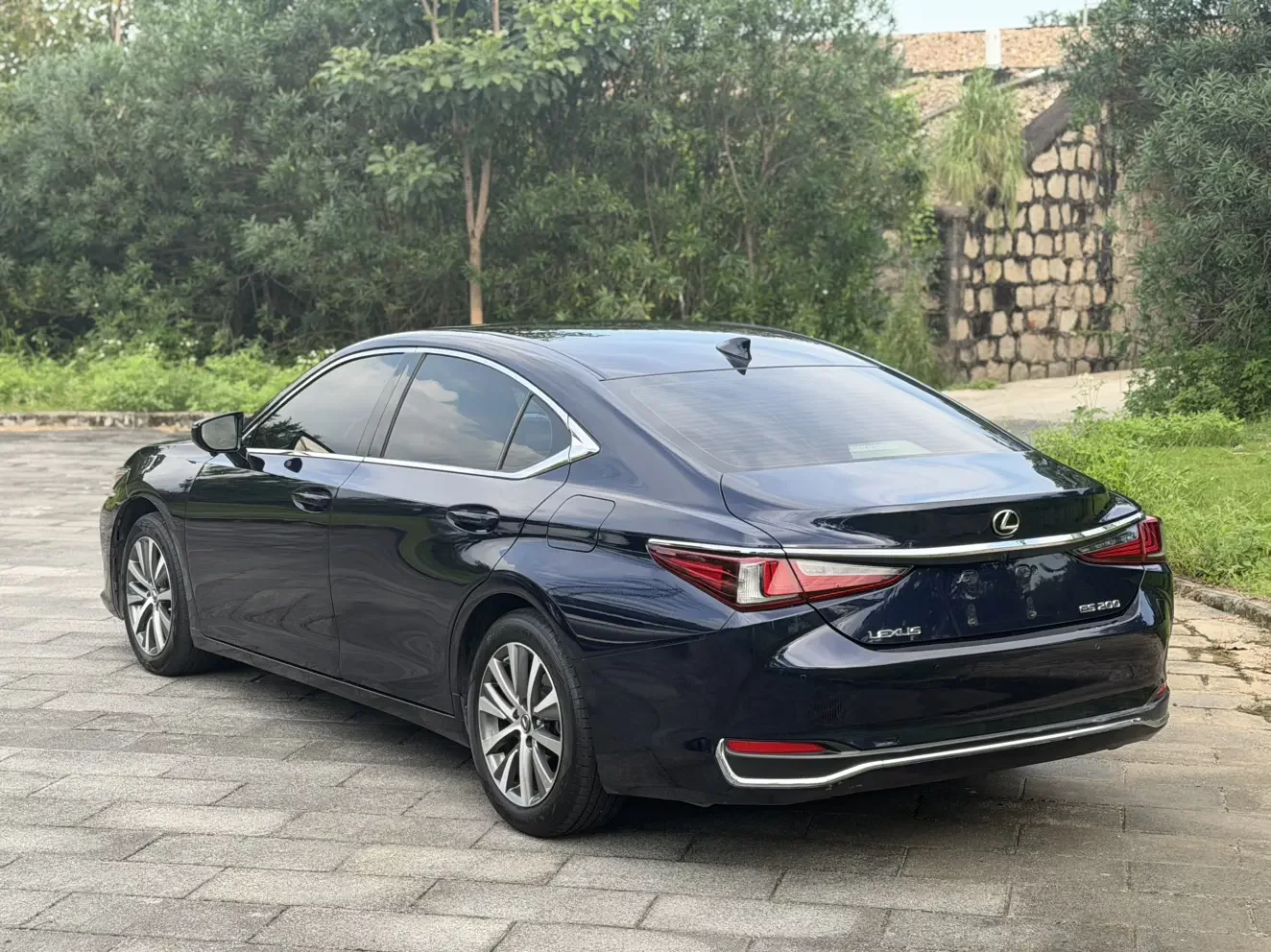 Lexus ES