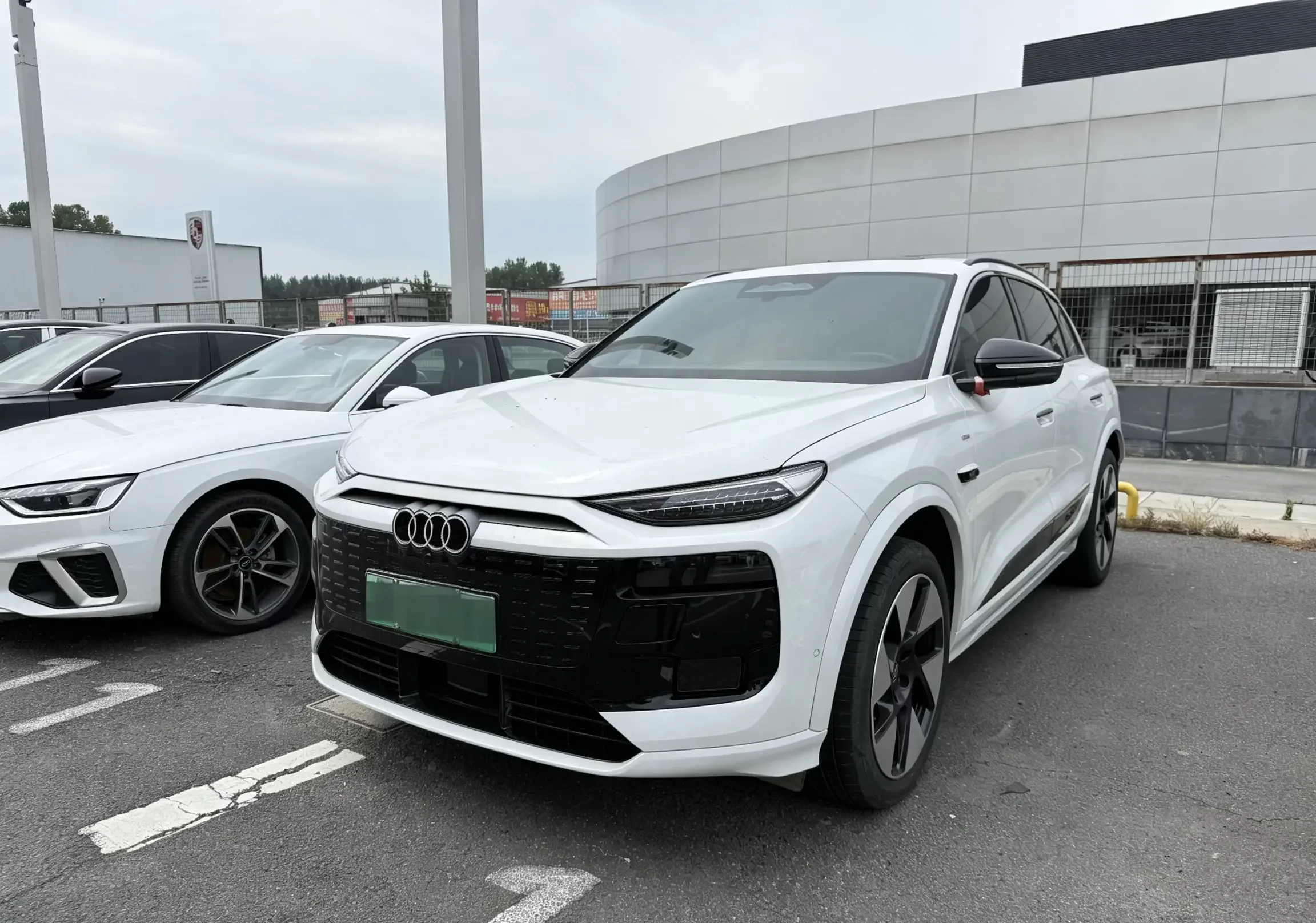 Audi Q6L e-tron