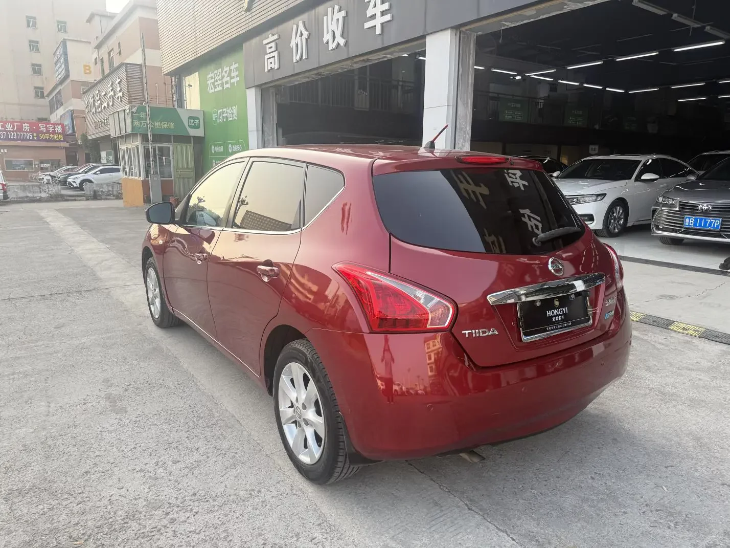Nissan Tiida