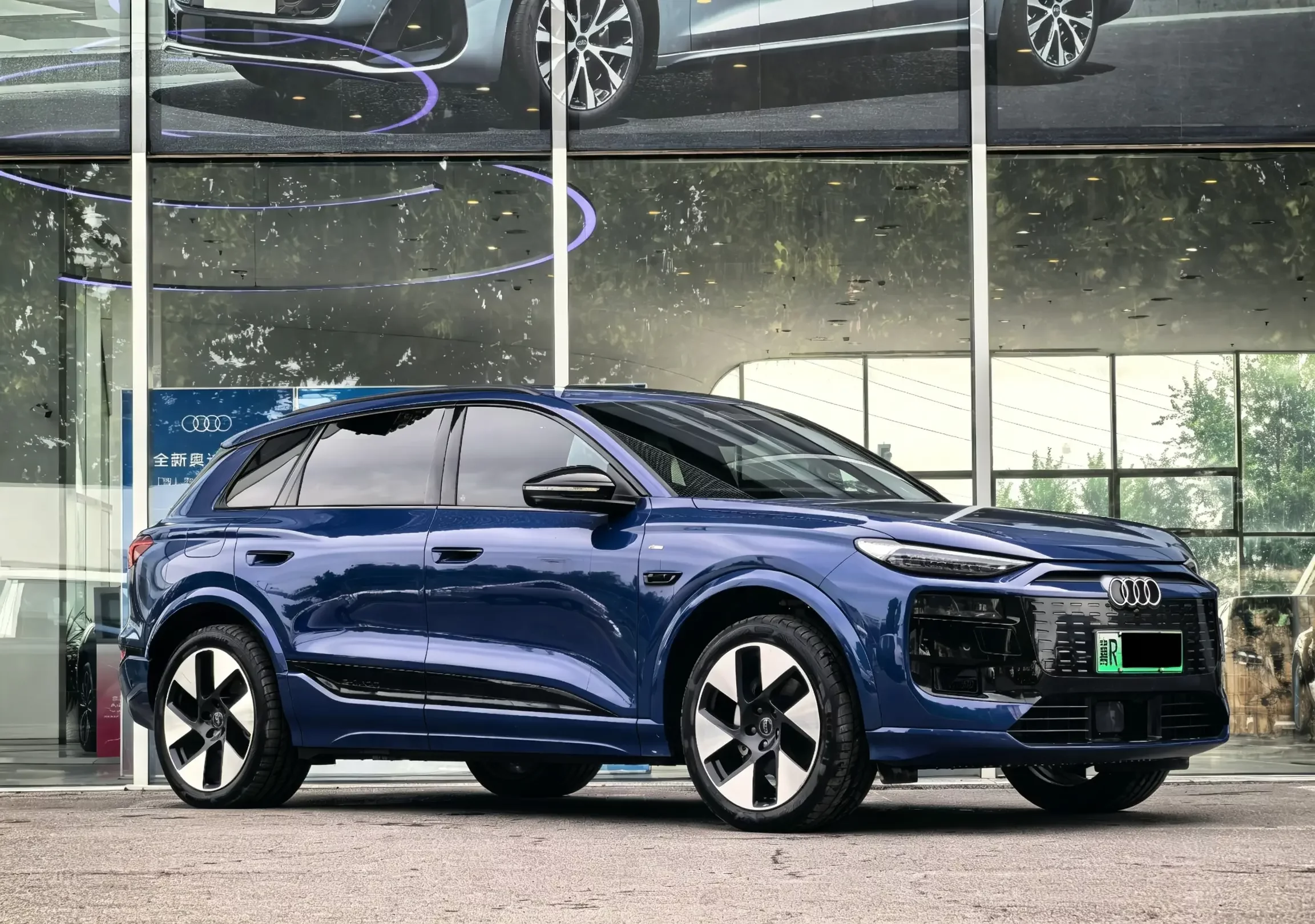 Audi Q6L e-tron