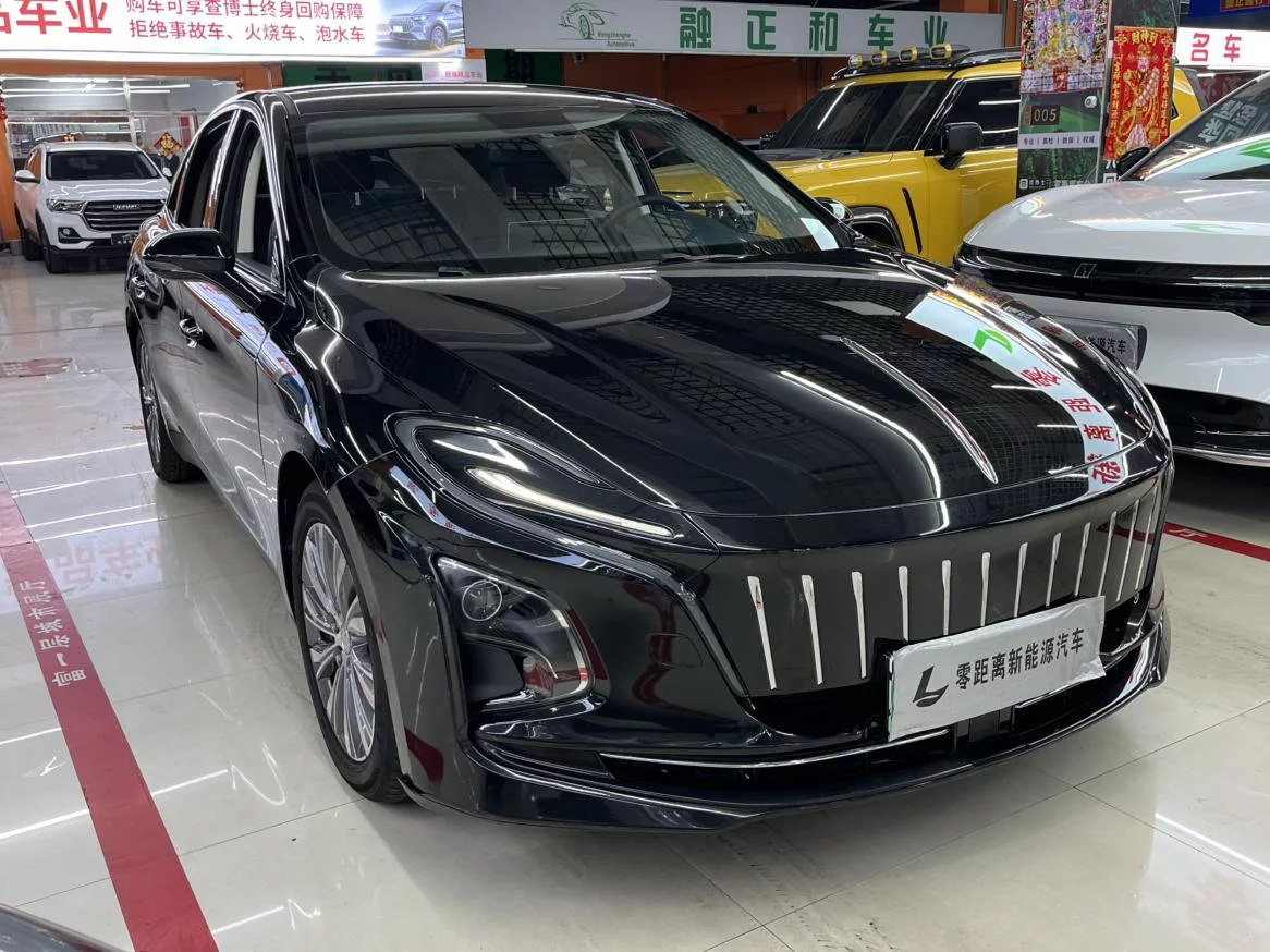 Hongqi E-QM5