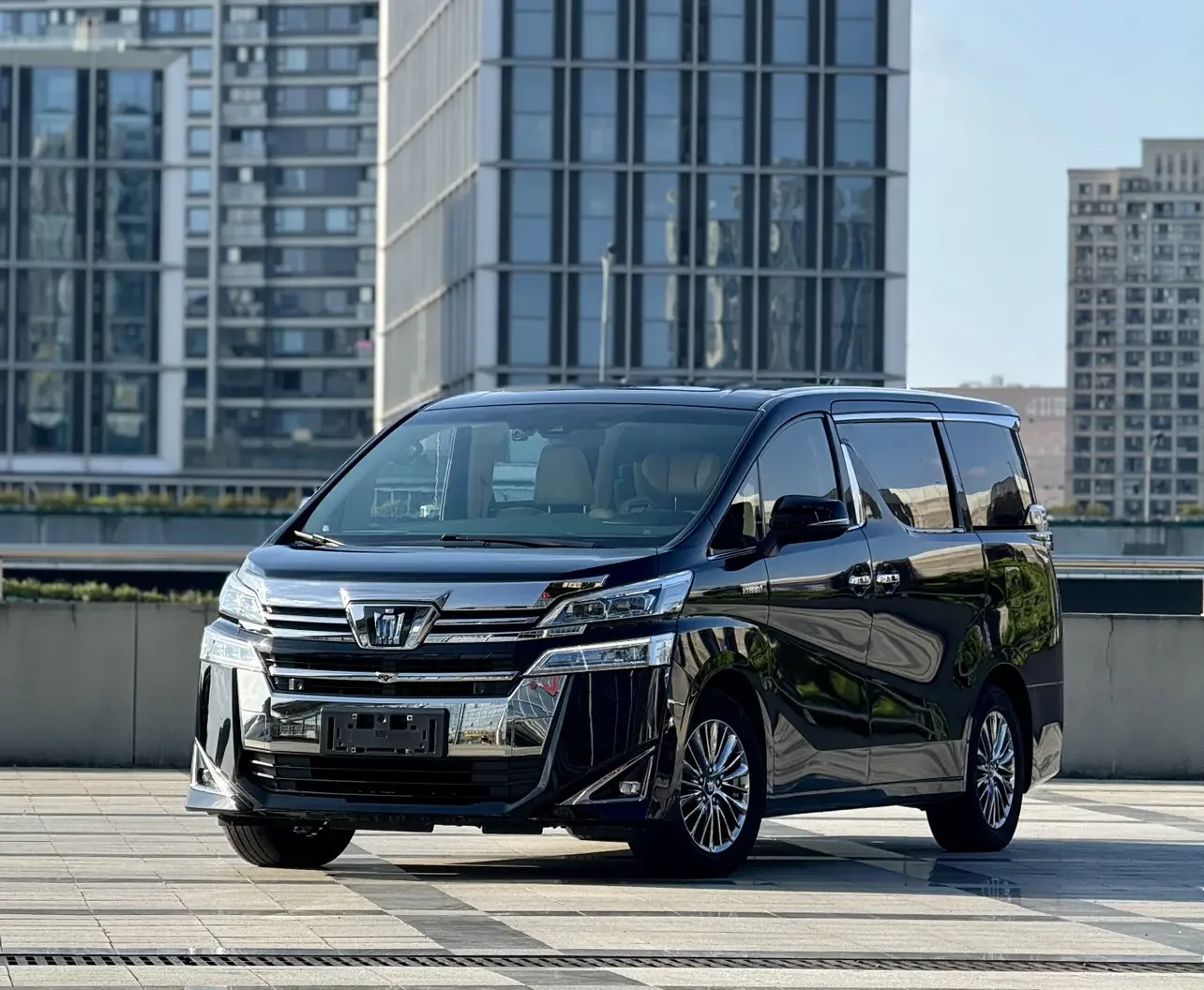 Toyota Crown Wellfire