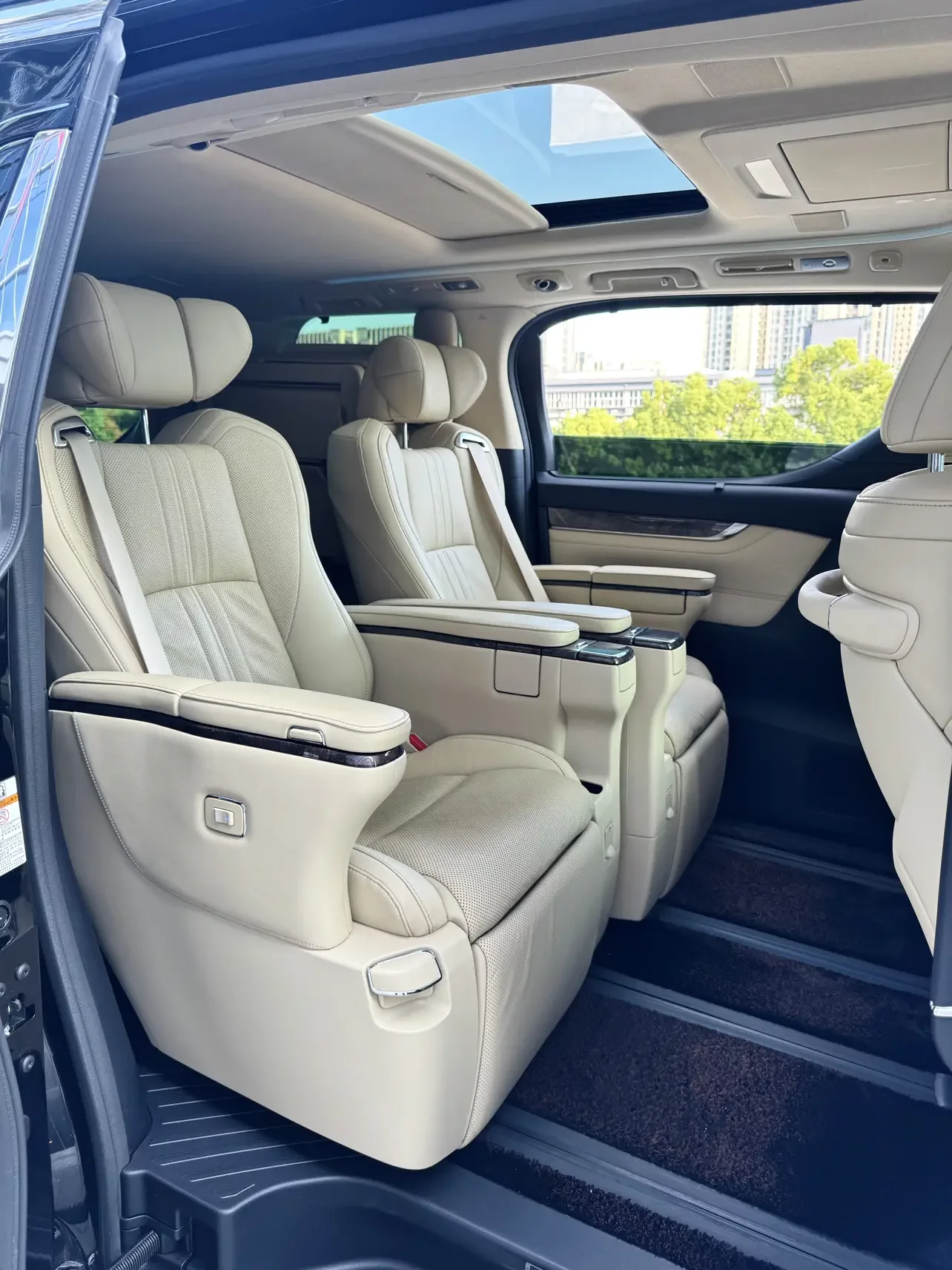 Toyota Crown Wellfire
