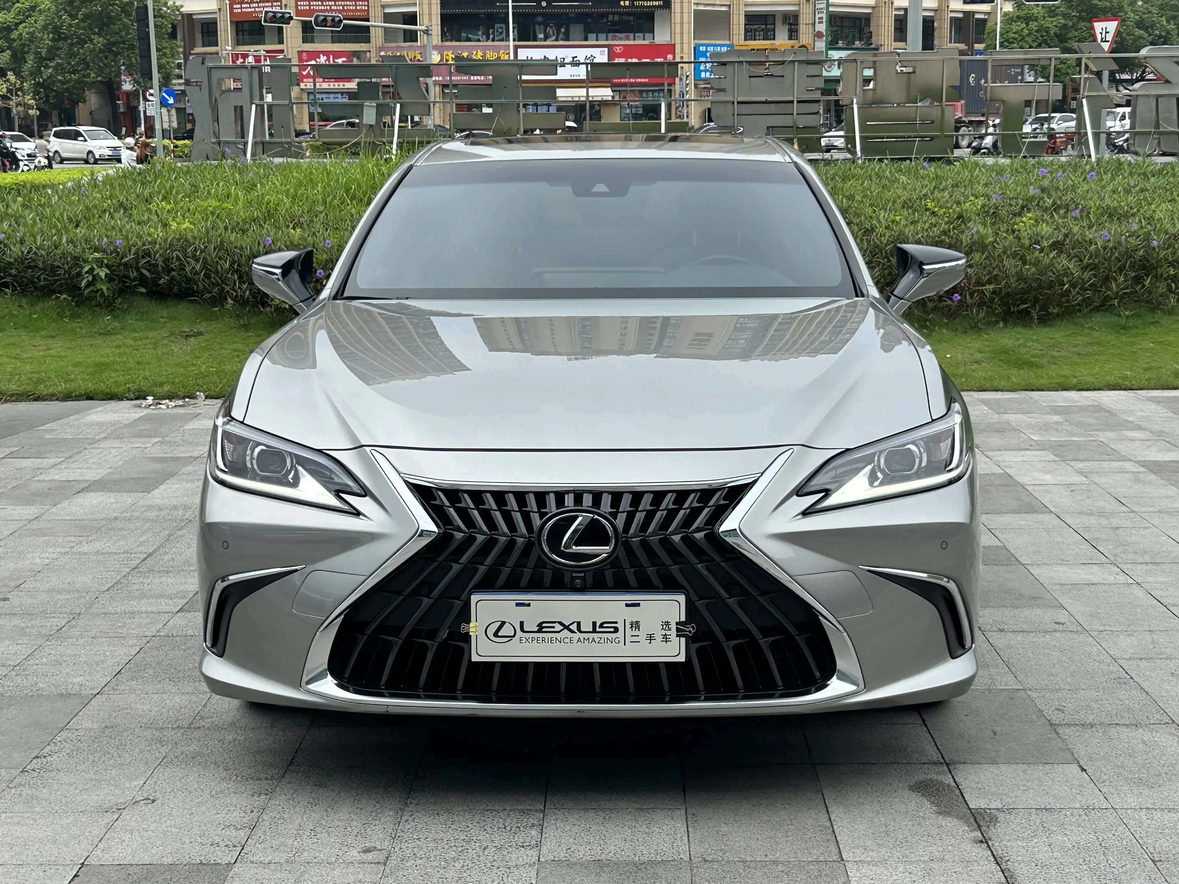 Lexus ES