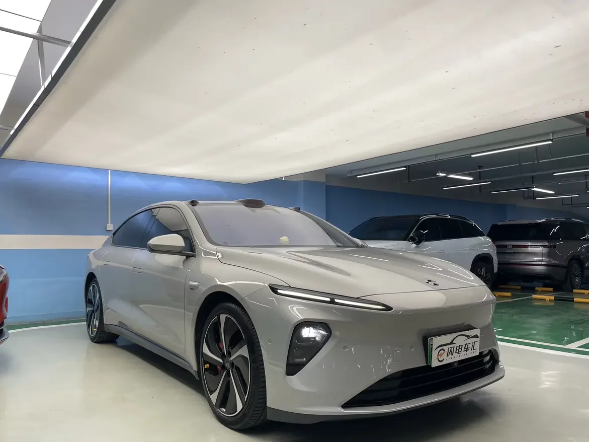 NIO ET7