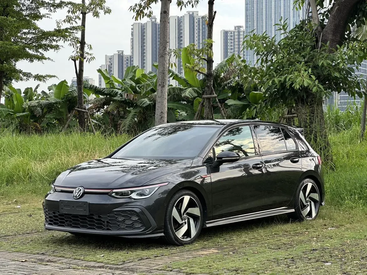 Volkswagen Golf GTI