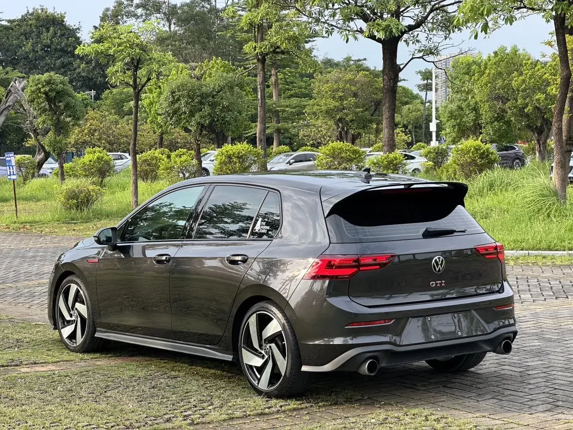 Volkswagen Golf GTI