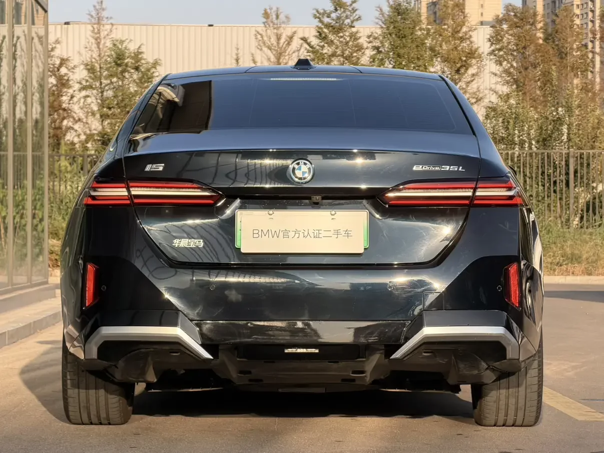 BMW i5