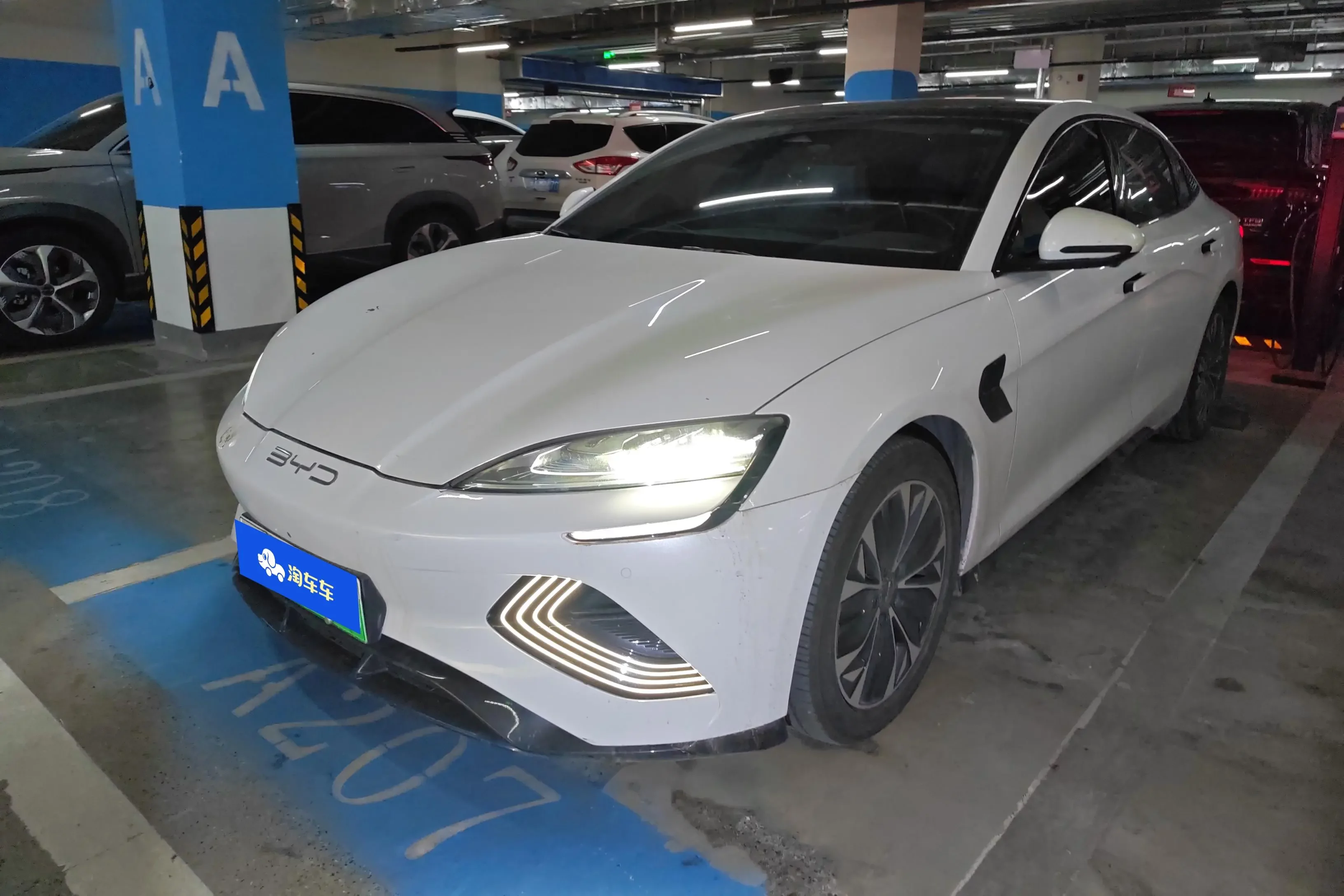BYD SEAL
