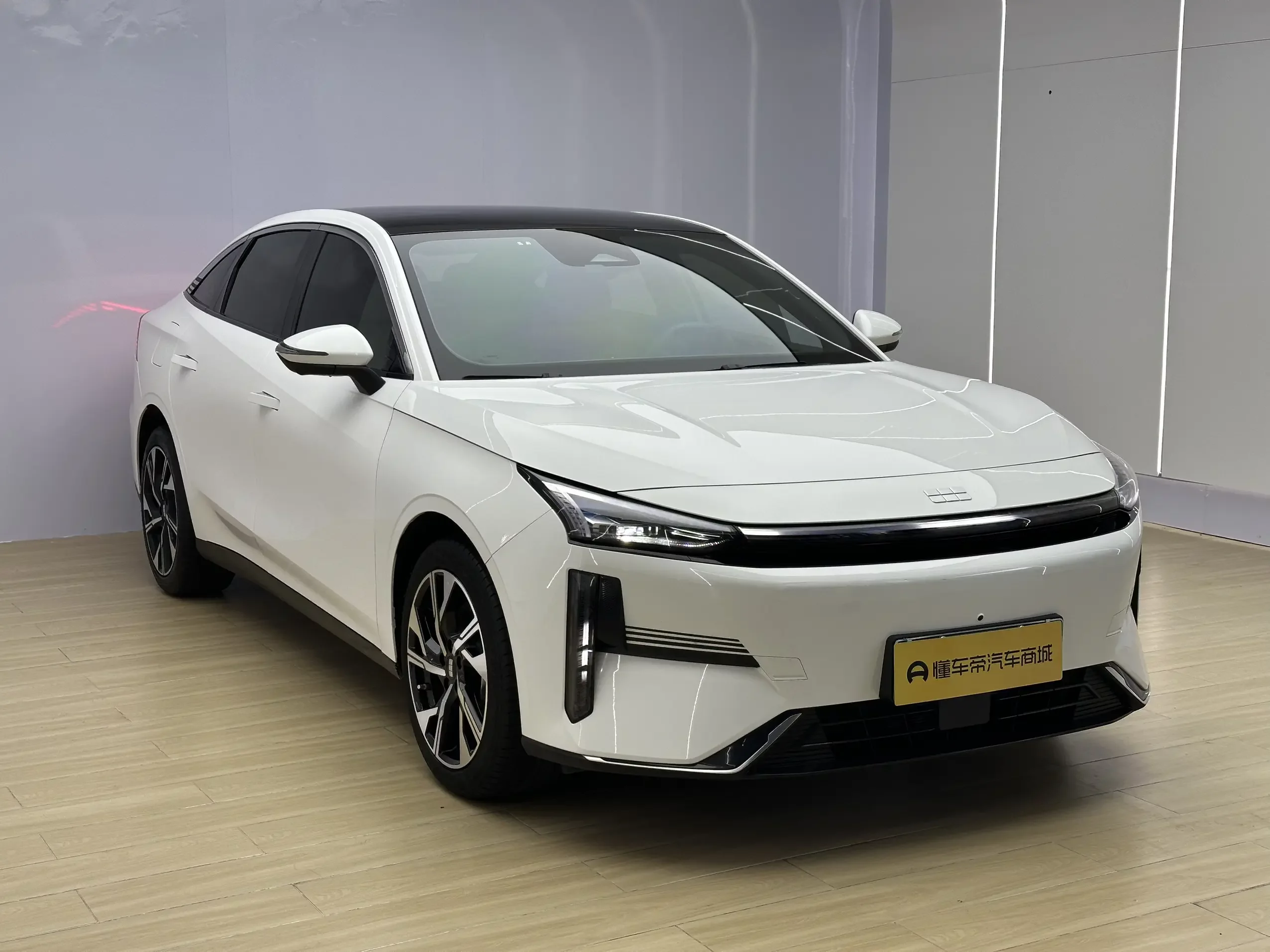 Geely Galaxy L6
