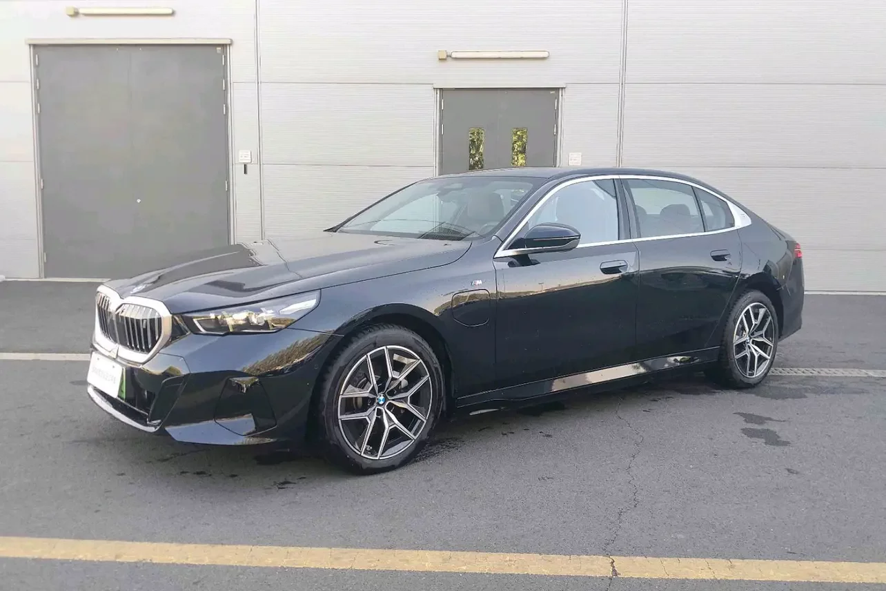 BMW i5