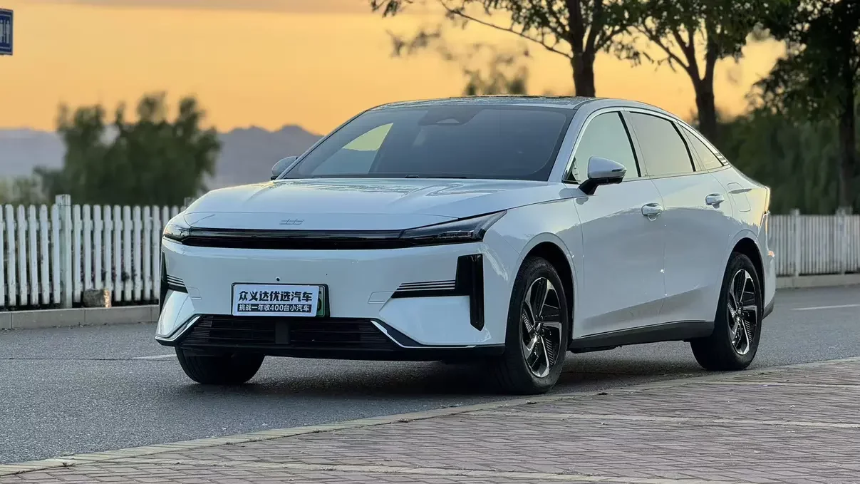 Geely Galaxy L6