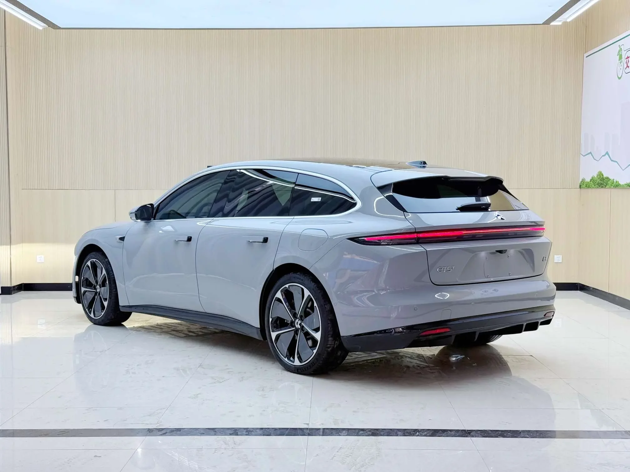 NIO ET5T