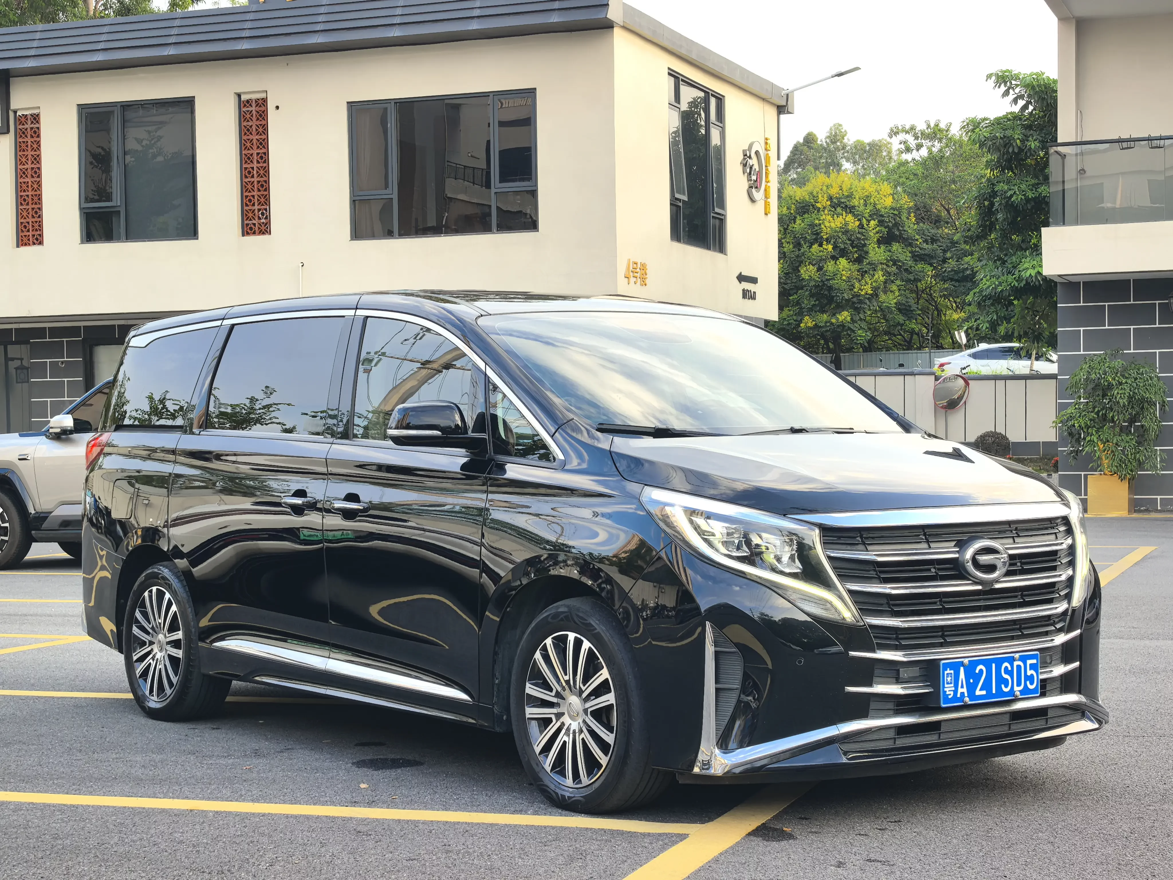 GAC Trumpchi M8