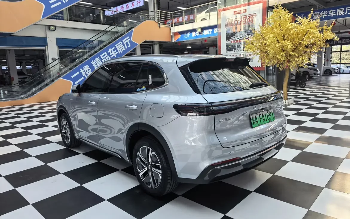 Geely Galaxy Starship 7 EM-i