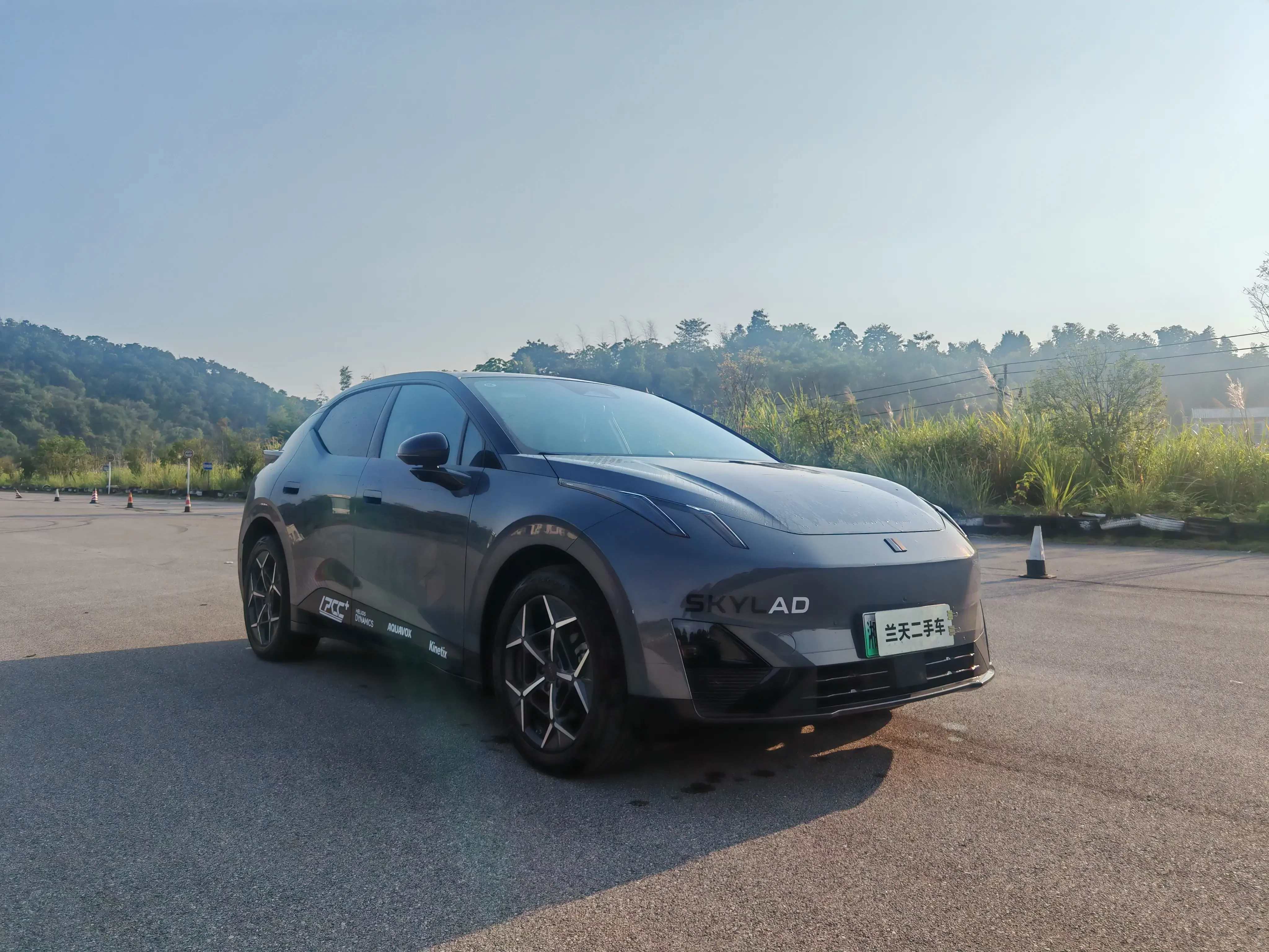 Lynk & Co Z20