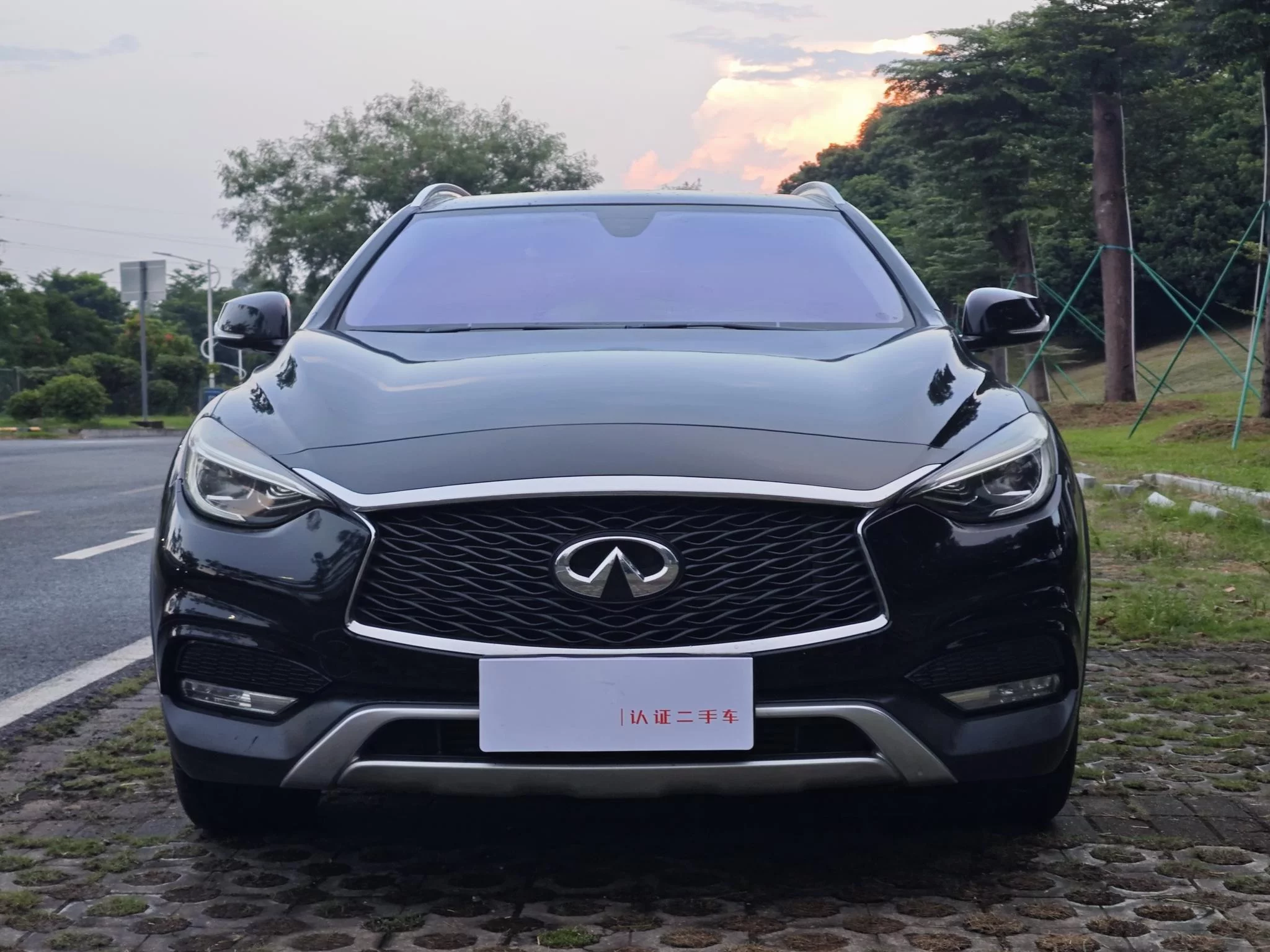 Infiniti QX30