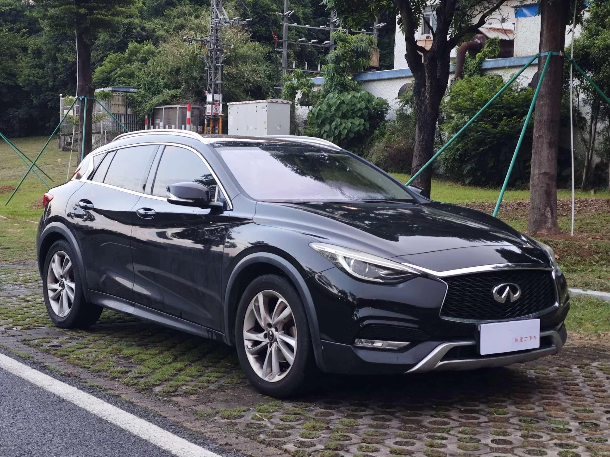 Infiniti QX30