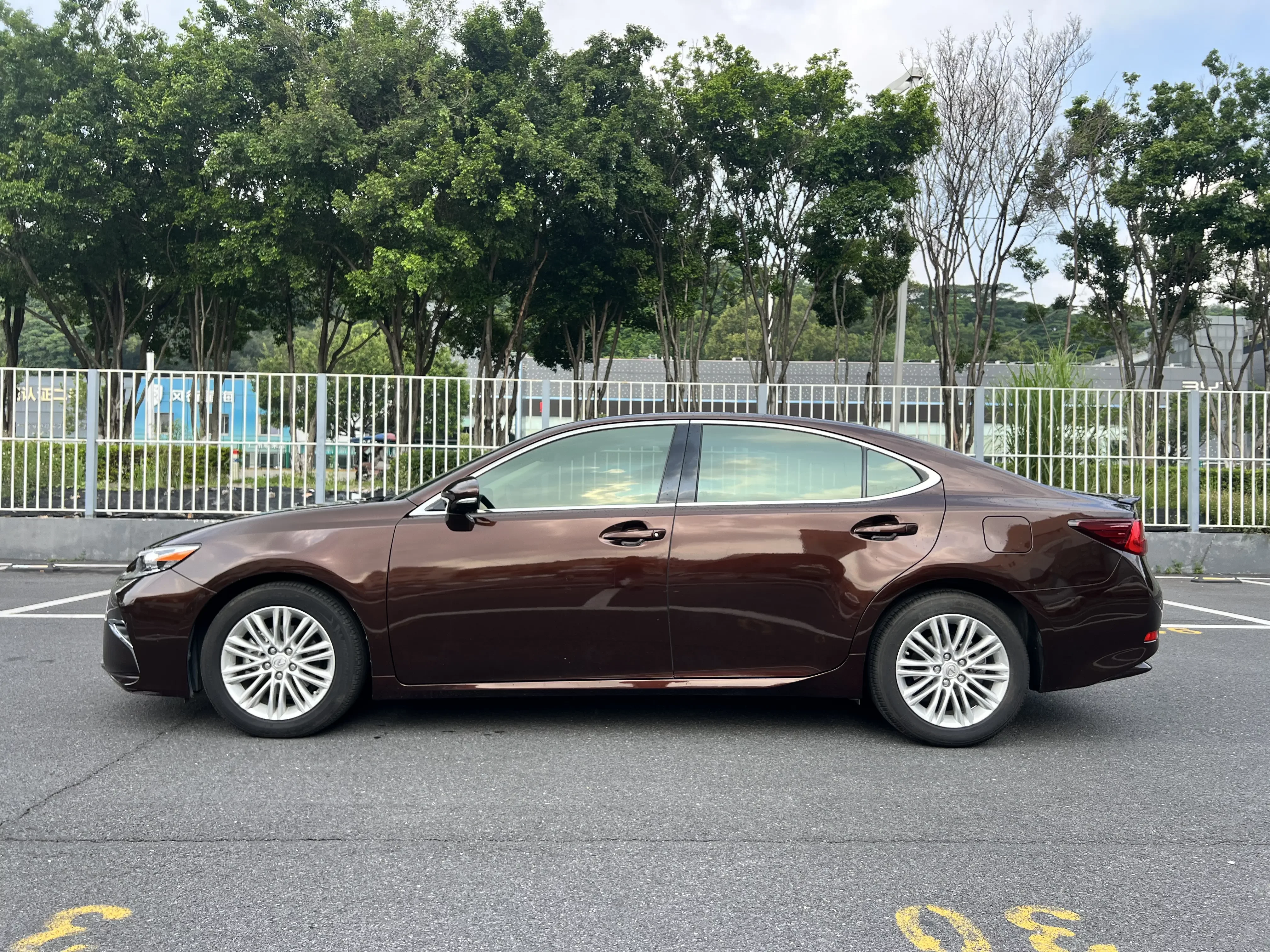 Lexus ES