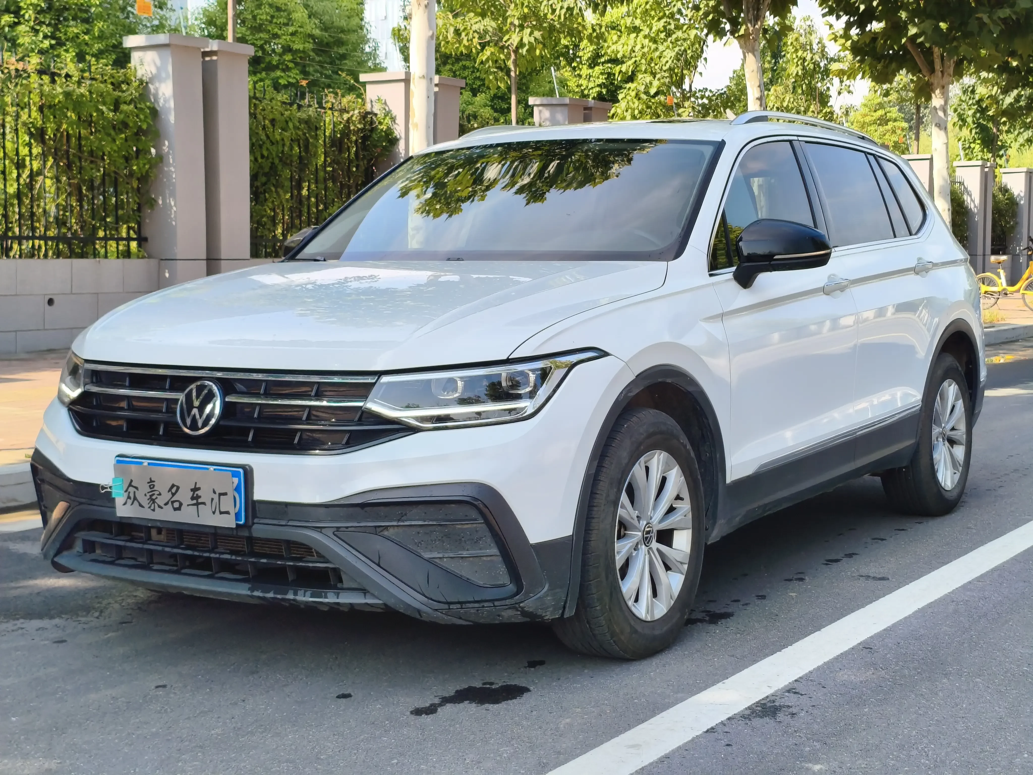 Volkswagen Tiguan L