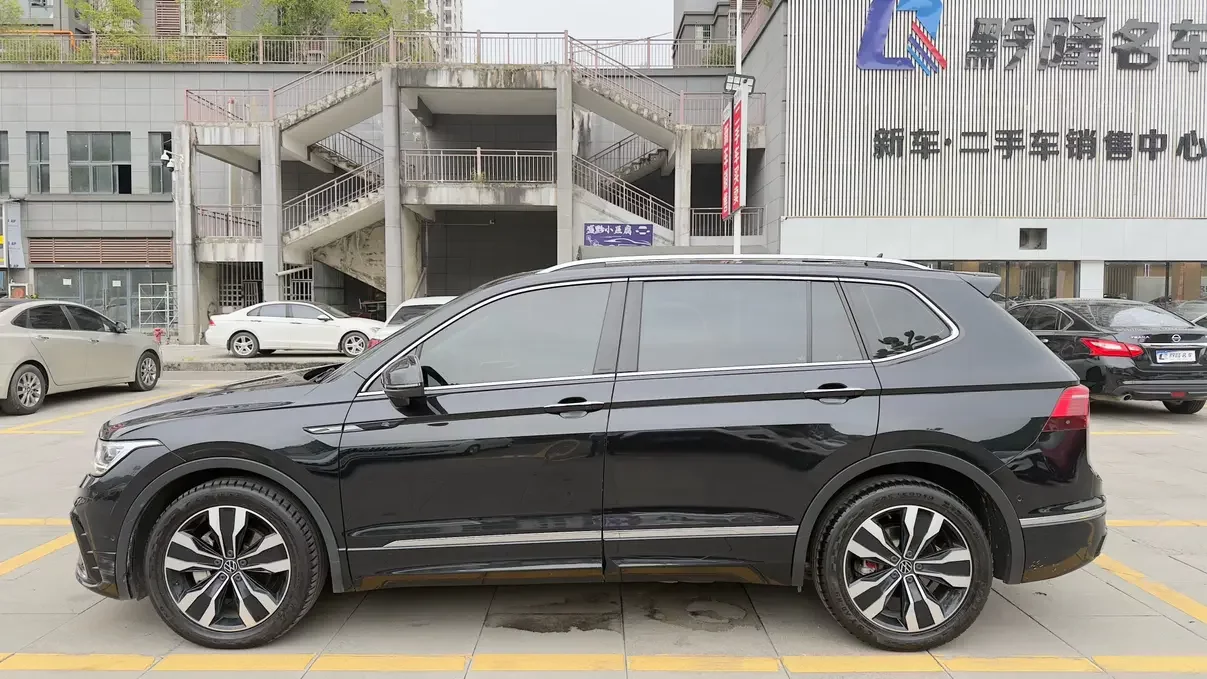 Volkswagen Tiguan L