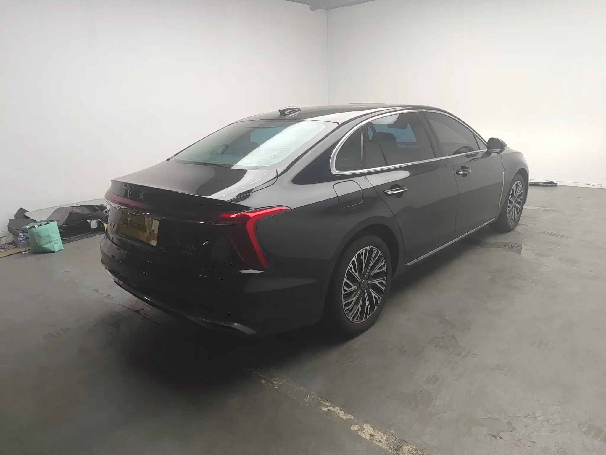 Hongqi H5