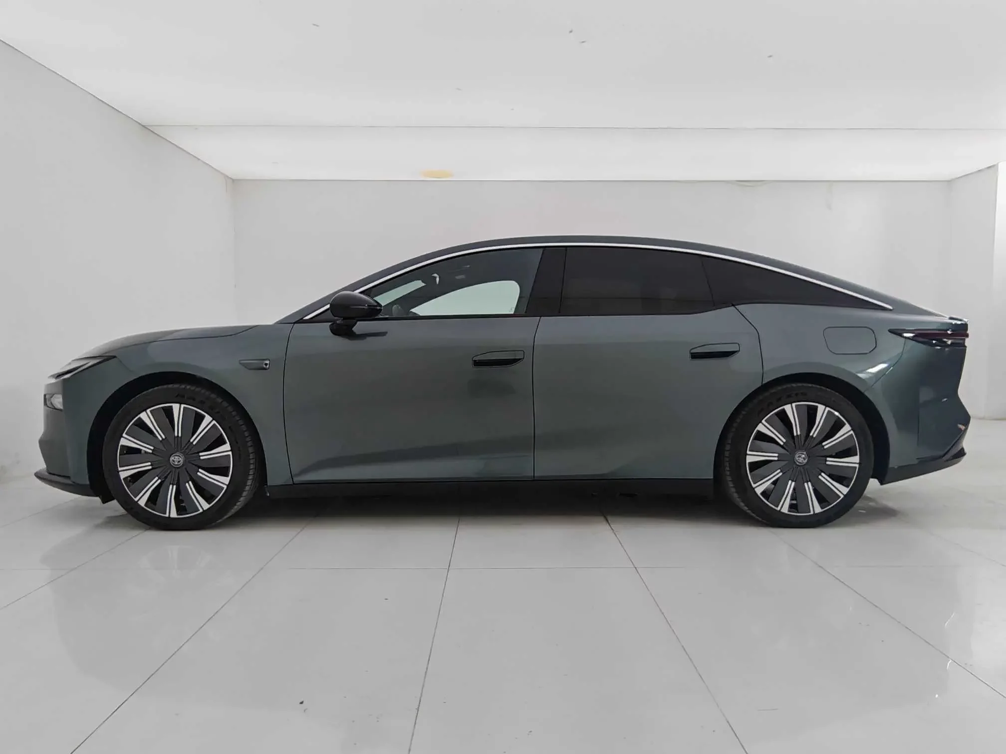 Toyota Platinum 7