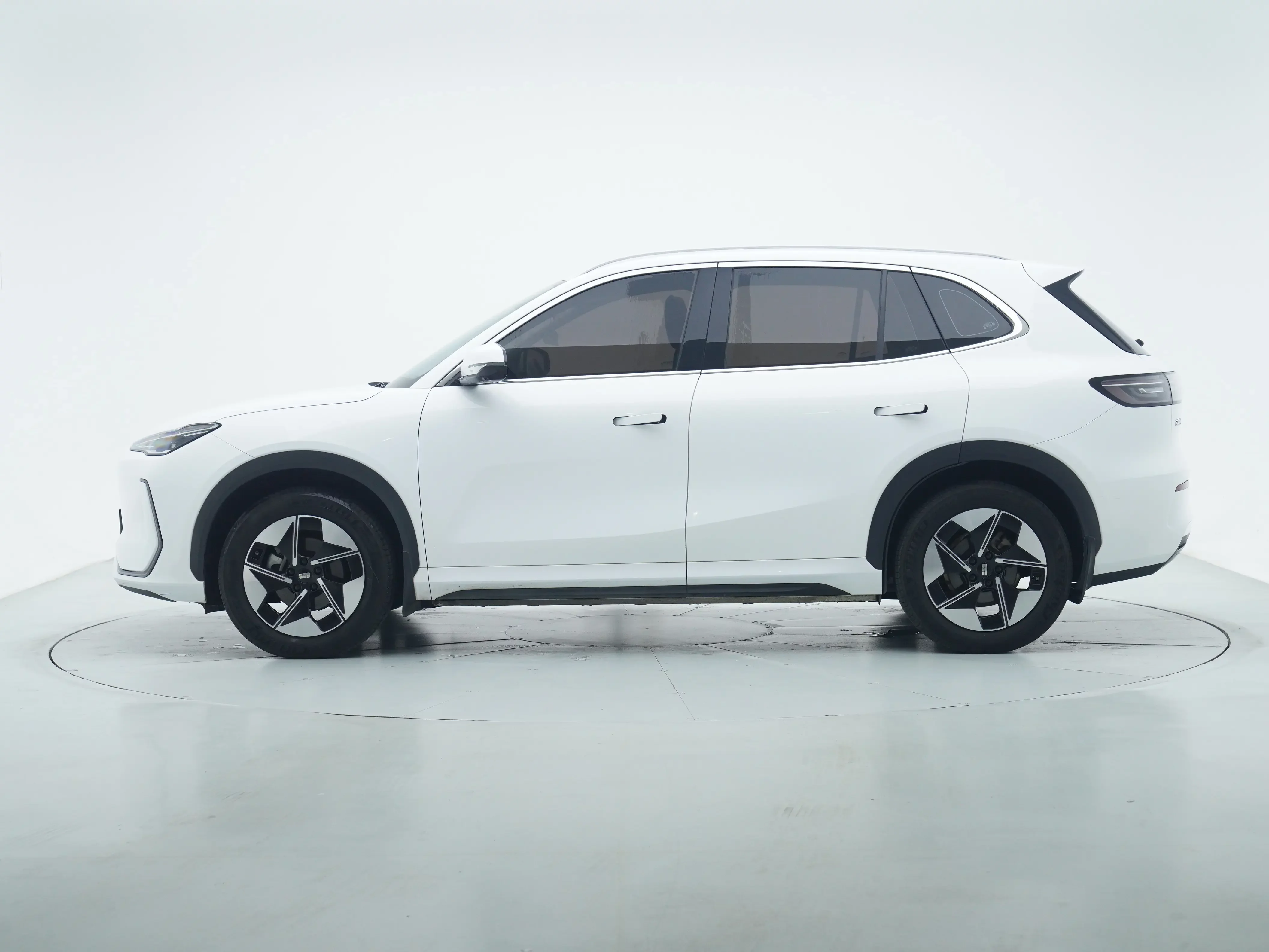 Geely Galaxy E5