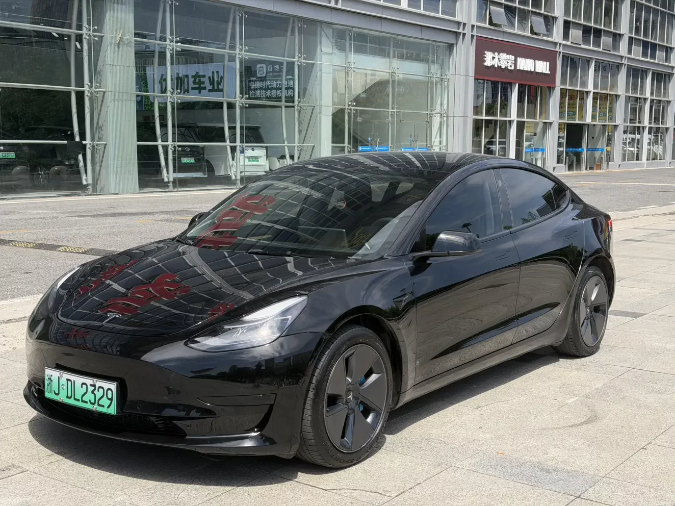 TESLA MODEL 3