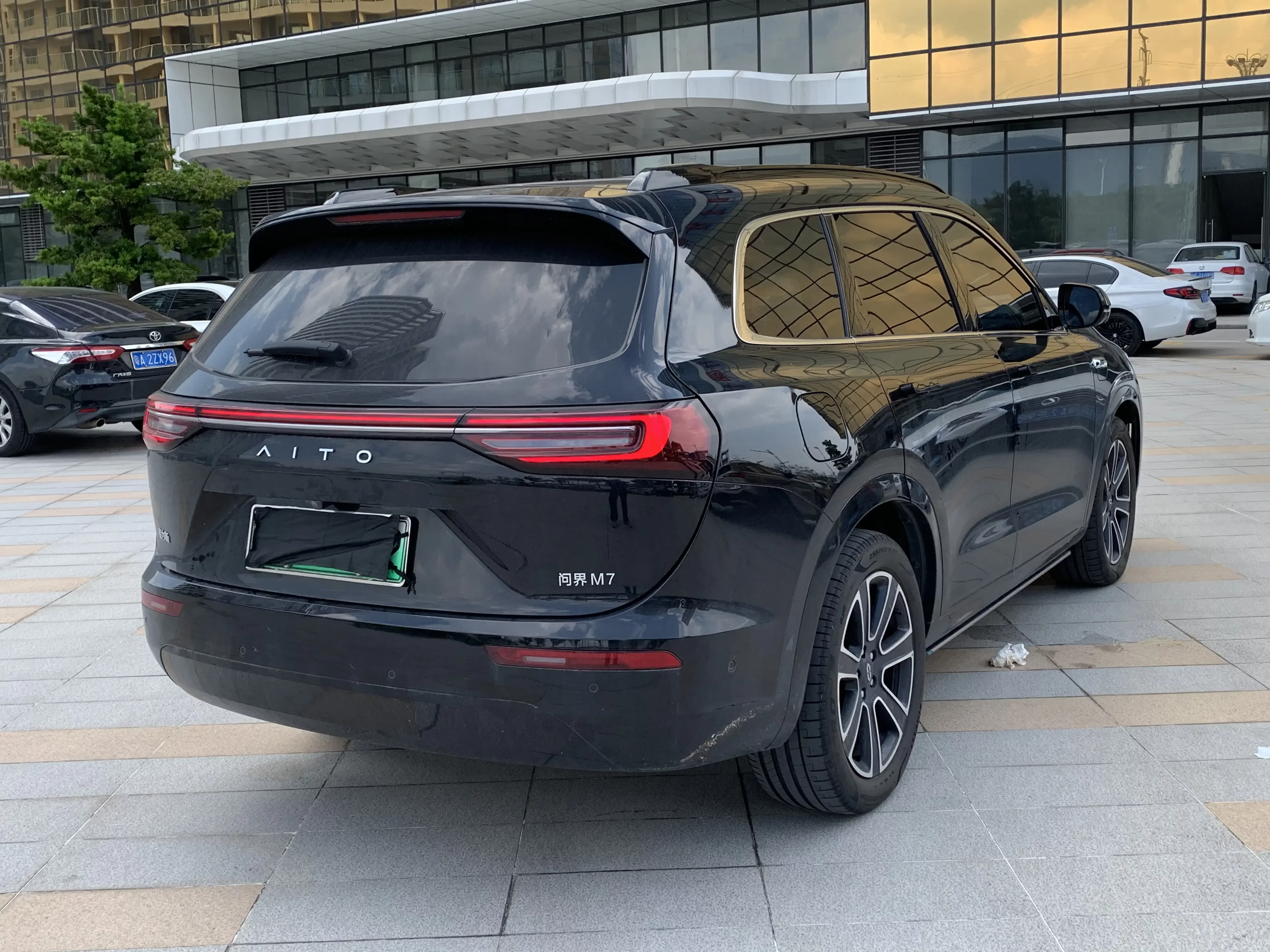 AITO M7