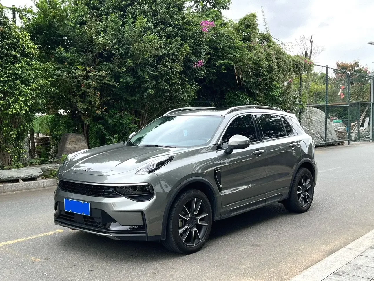 Lynk & Co 01
