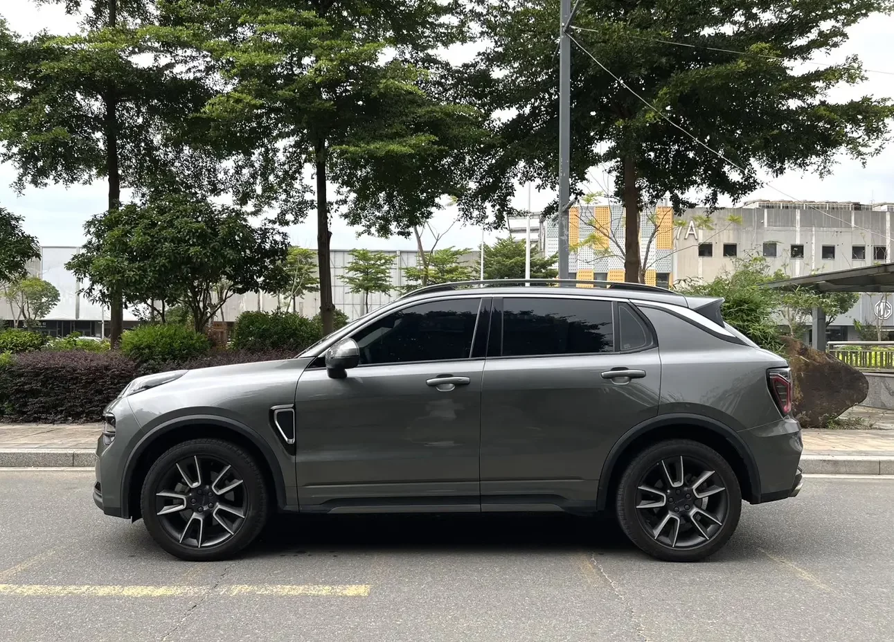 Lynk & Co 01