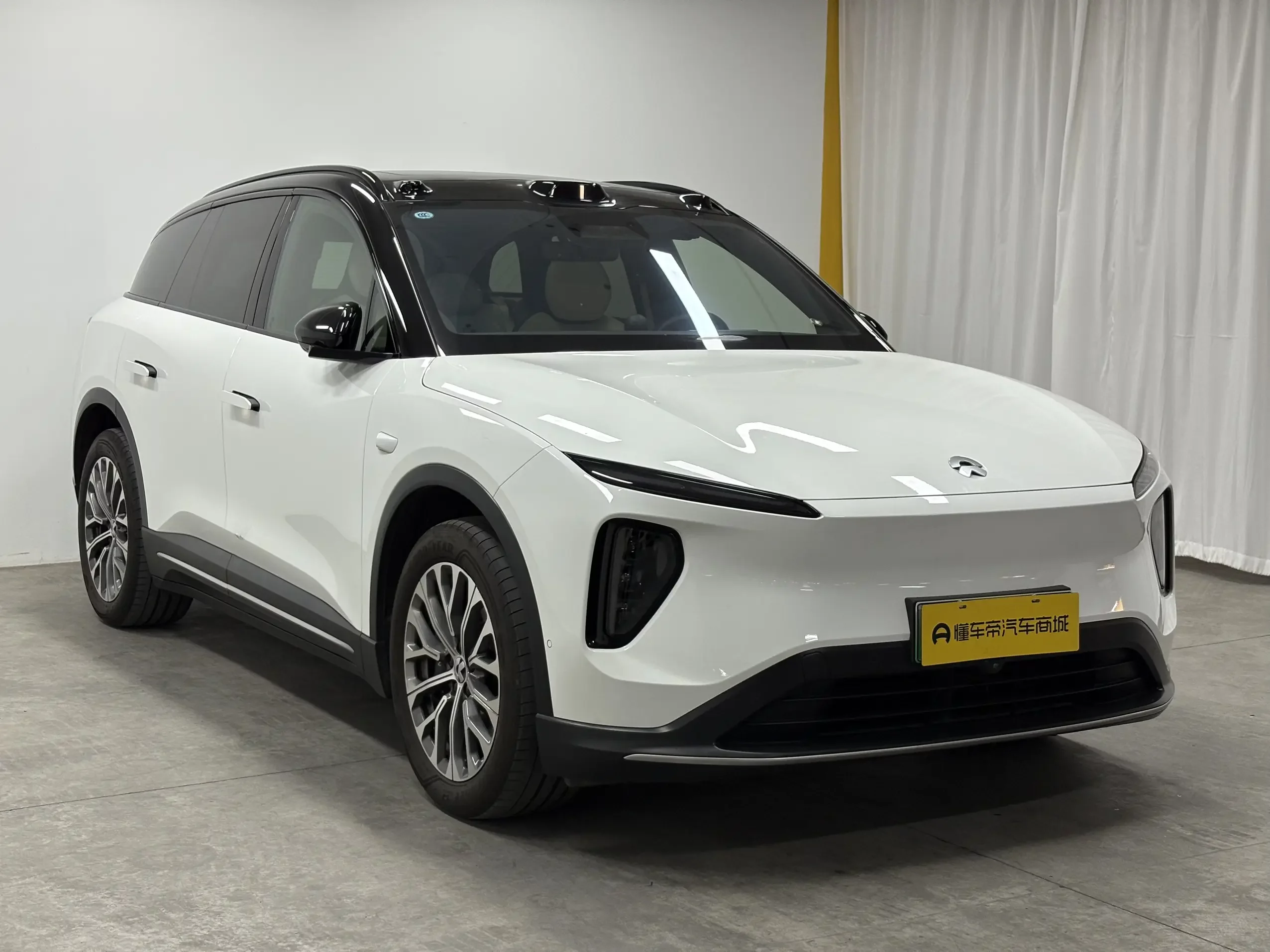NIO ES6