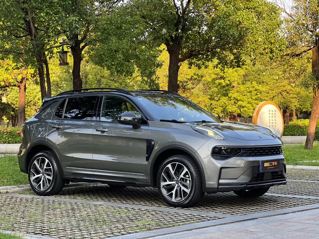 Lynk & Co 01