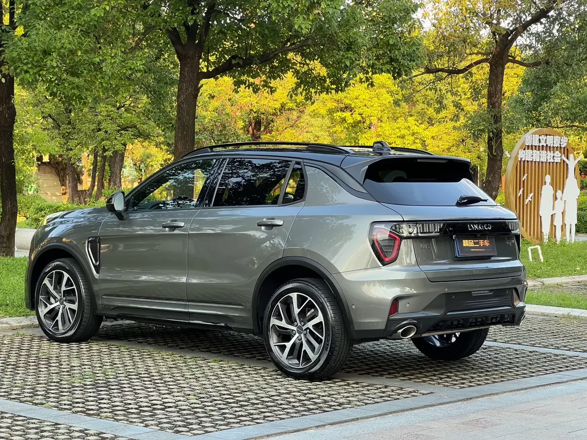 Lynk & Co 01