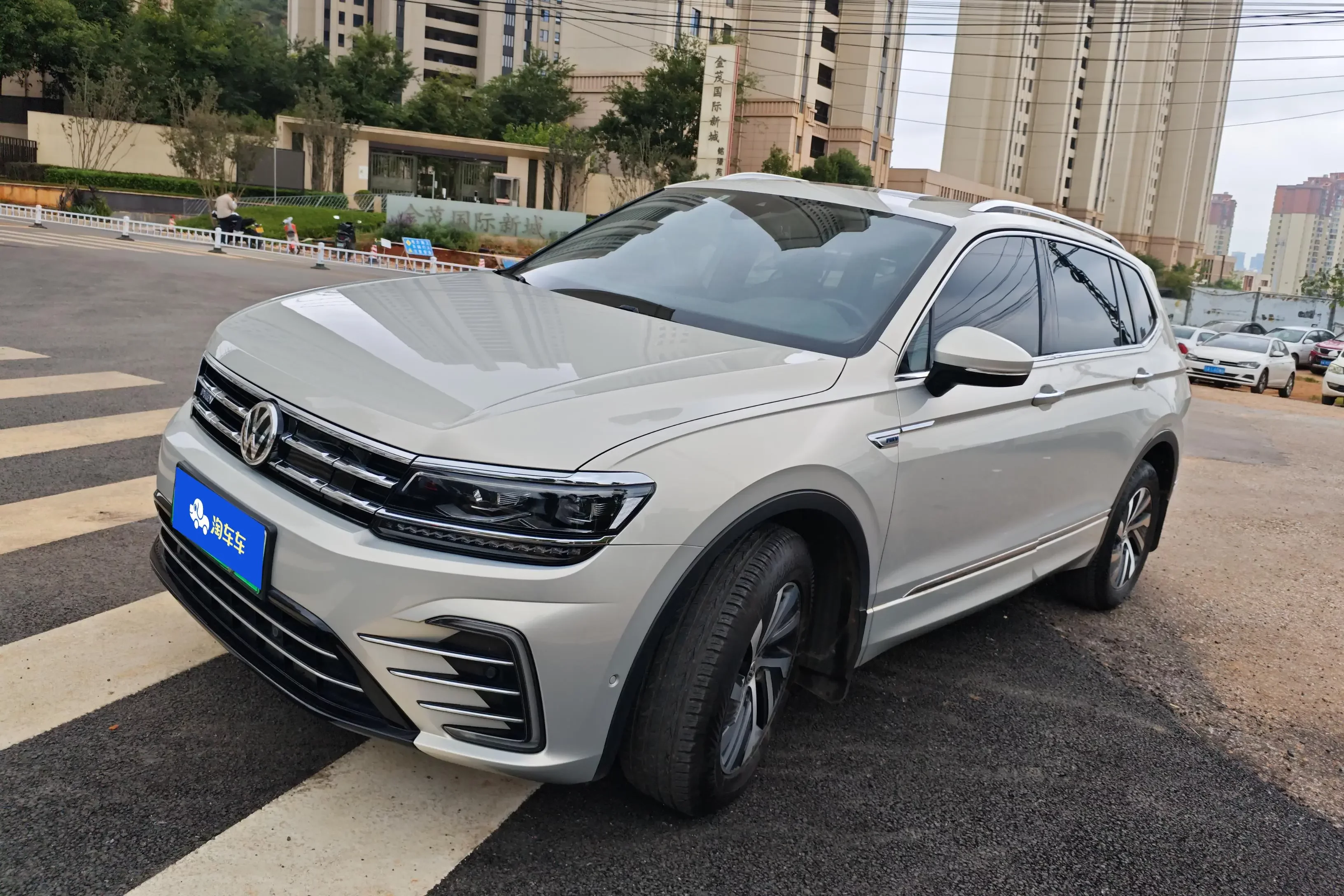 Volkswagen Tiguan L PHEV