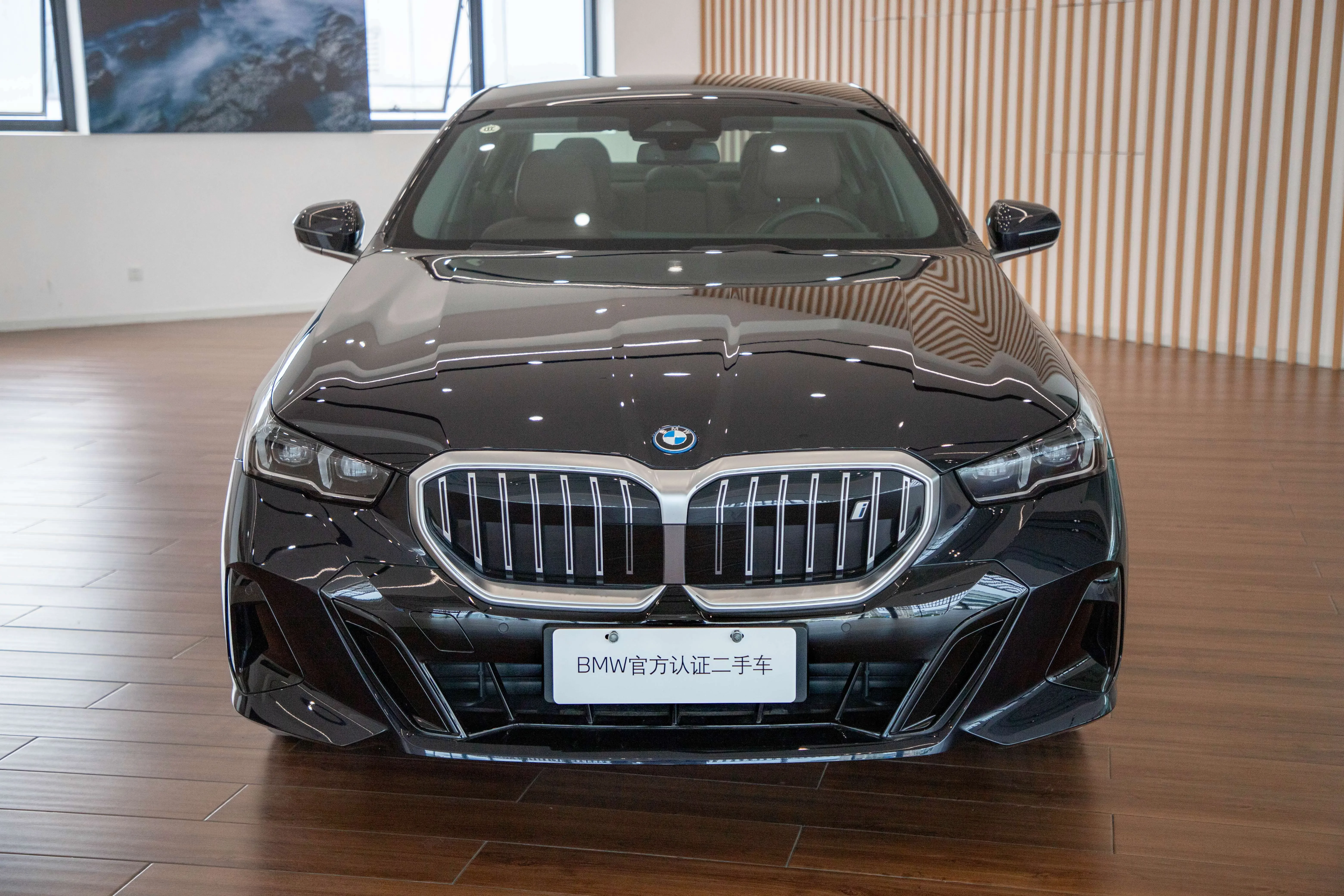 BMW i5